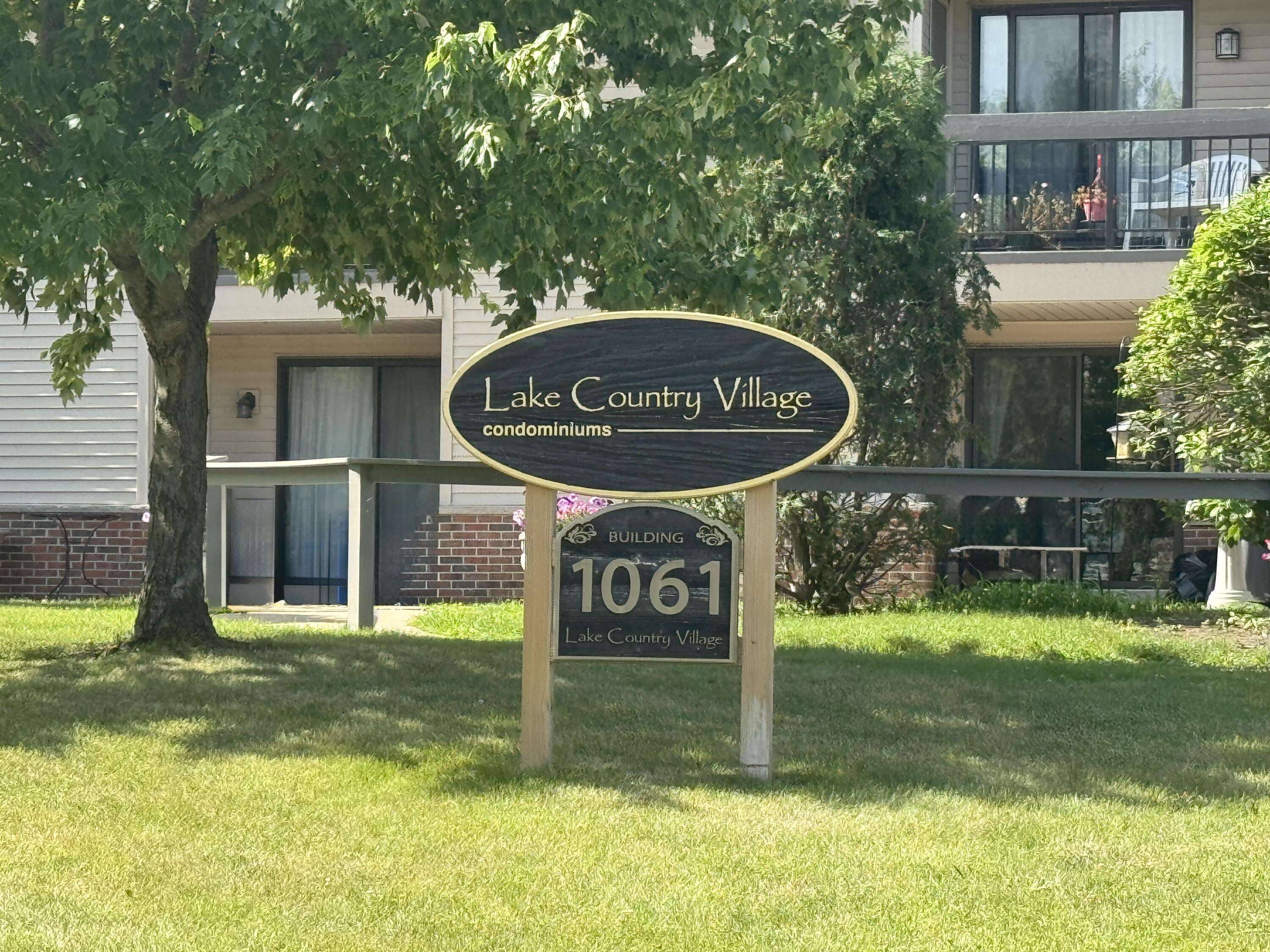 Oconomowoc, WI 53066,1061 Regent Rd Unit 628