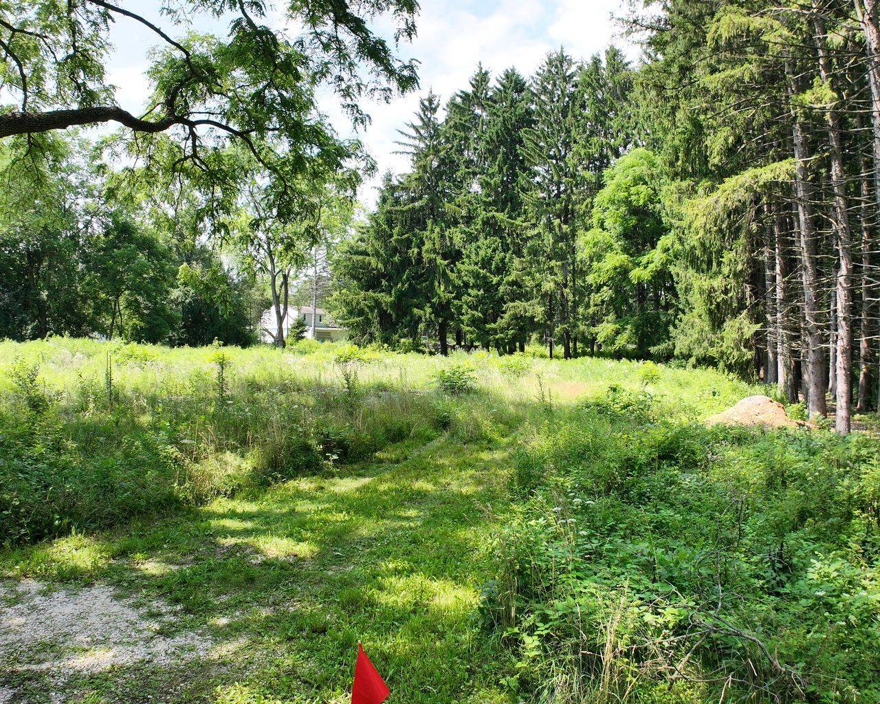 Mequon, WI 53092,12031 N Ridge Rd