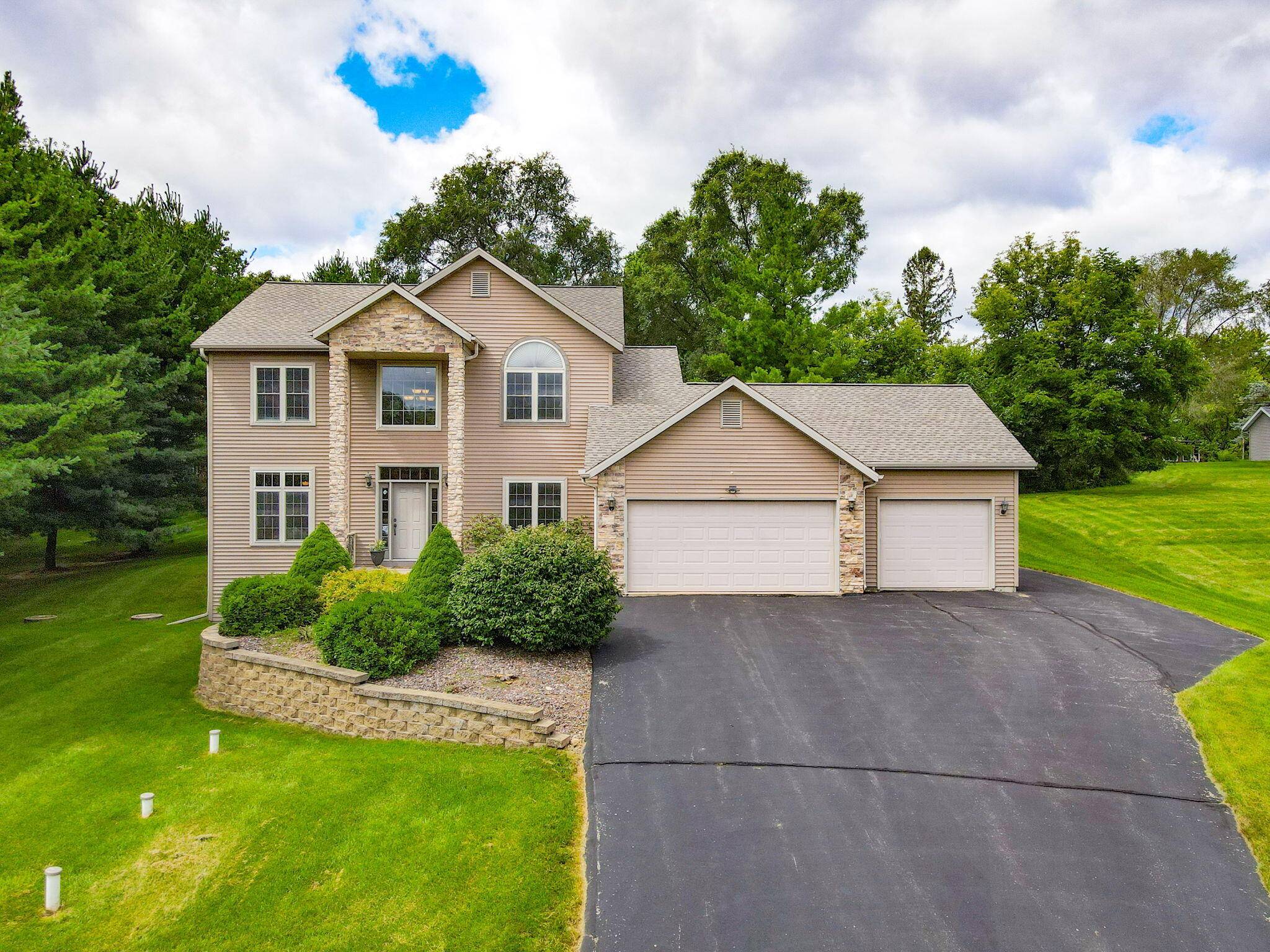 Koshkonong, WI 53538,N1609 Pleasant Rd
