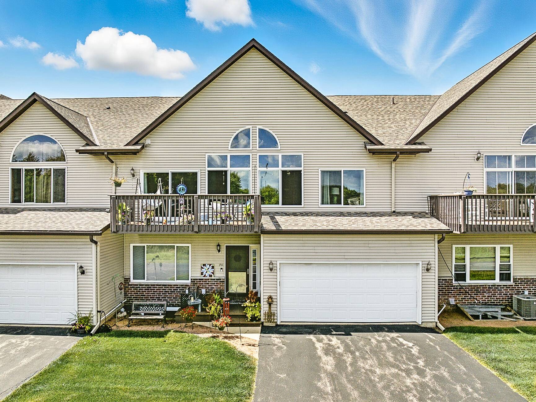 Lake Mills, WI 53551,711 Cherokee Path Unit 6