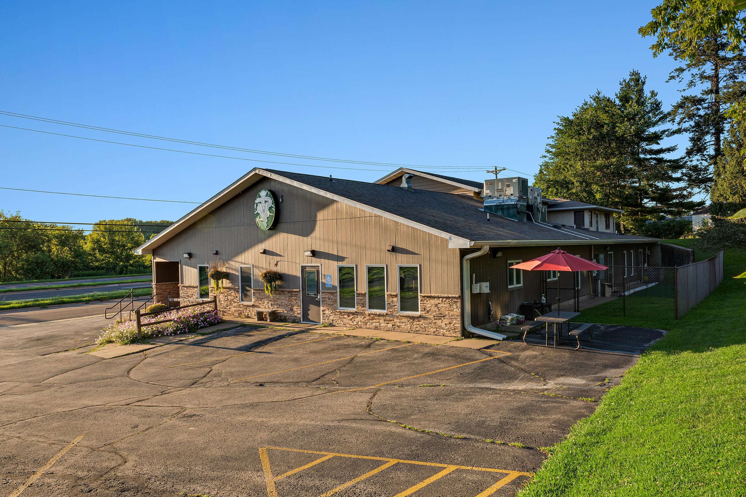 La Crosse, WI 54601,2128-2130 State Road 16 -