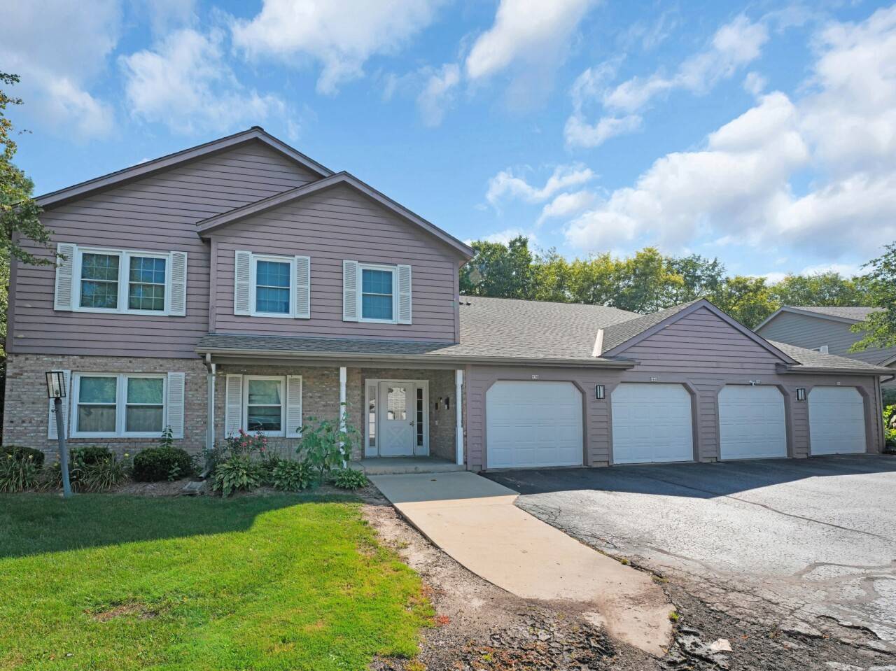 Burlington, WI 53105,964 Dorothy Ct