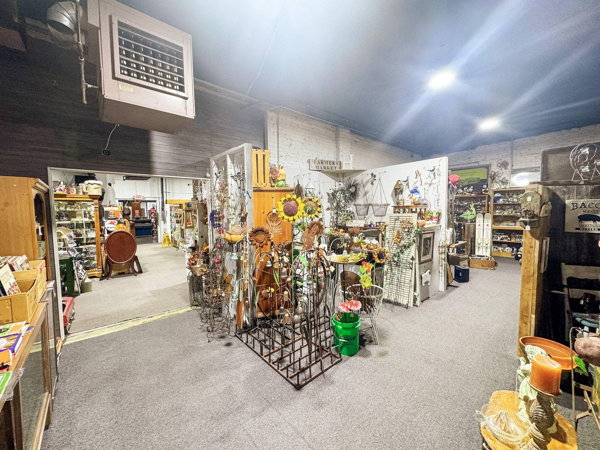 Waterford, WI 53185,318 E Main St