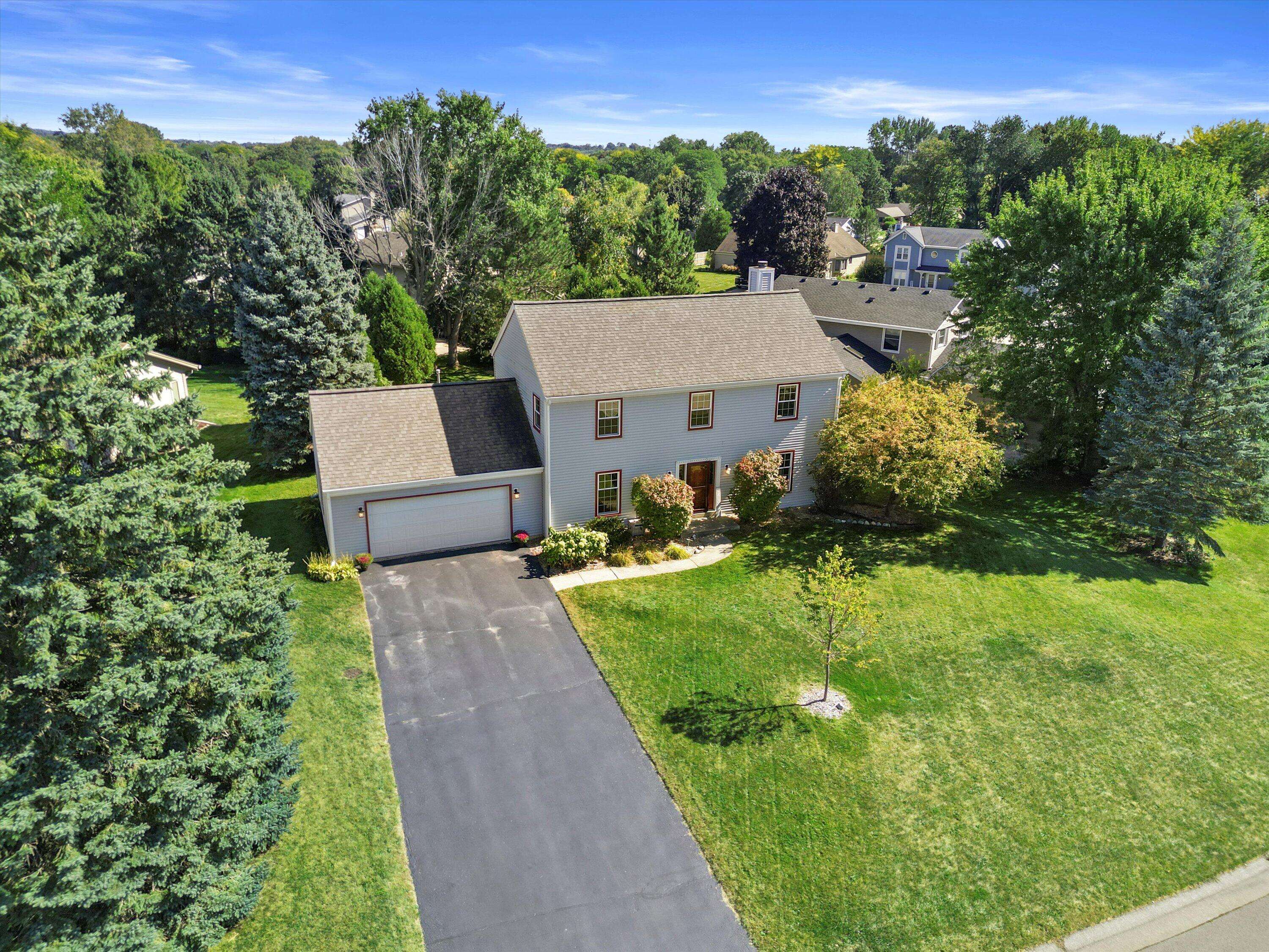 Pewaukee, WI 53186,W225N2516 Alderwood Ln