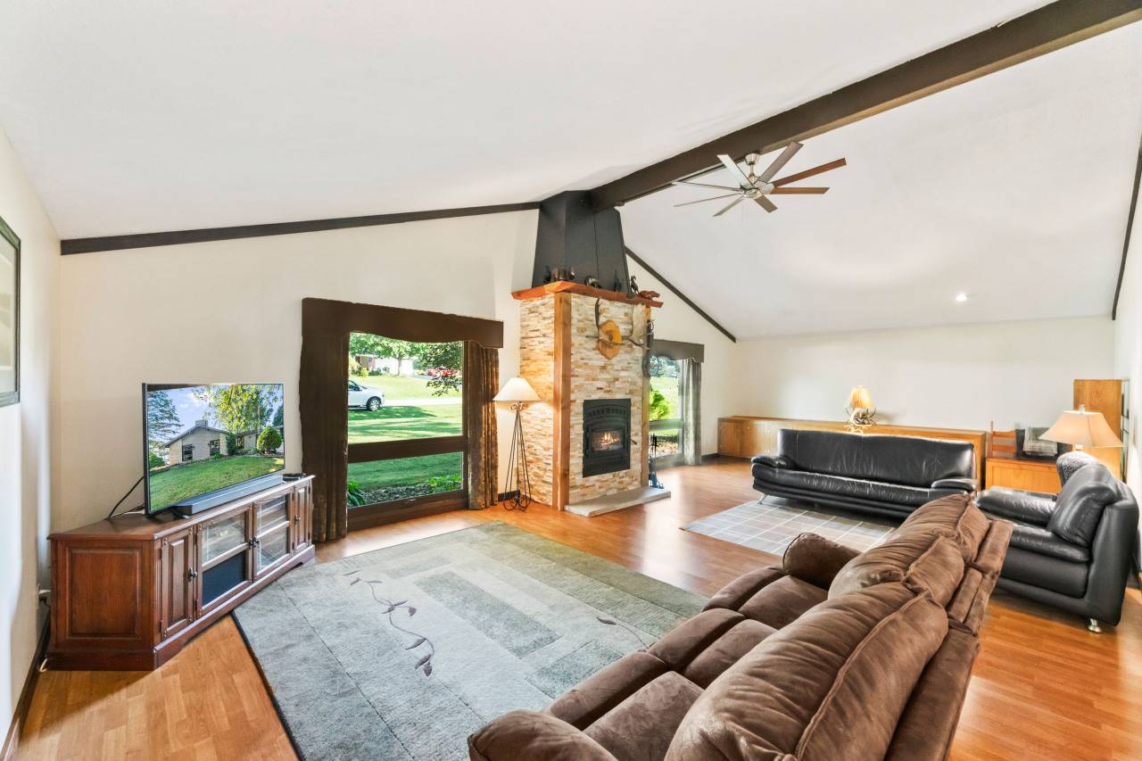 Vernon, WI 53149,W279S8820 Lookout Ln