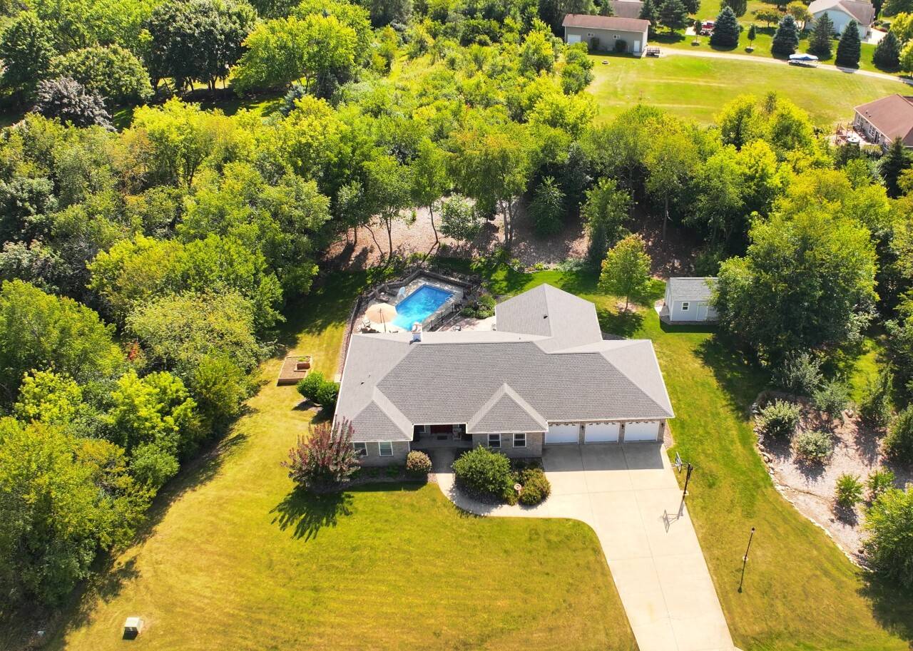 Waterford, WI 53120,33303 Wyandotte Way