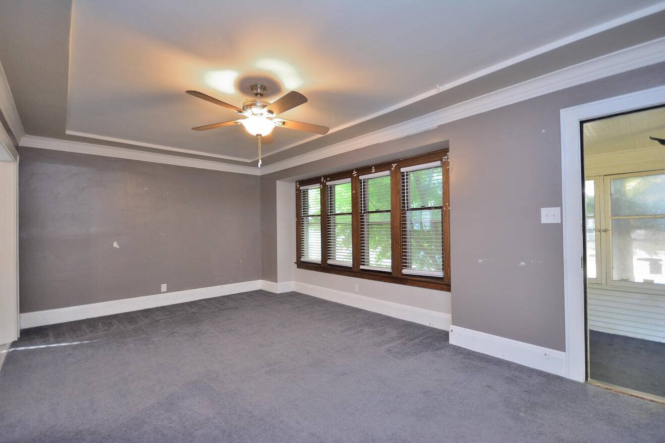 West Allis, WI 53227,2178 S 84th St