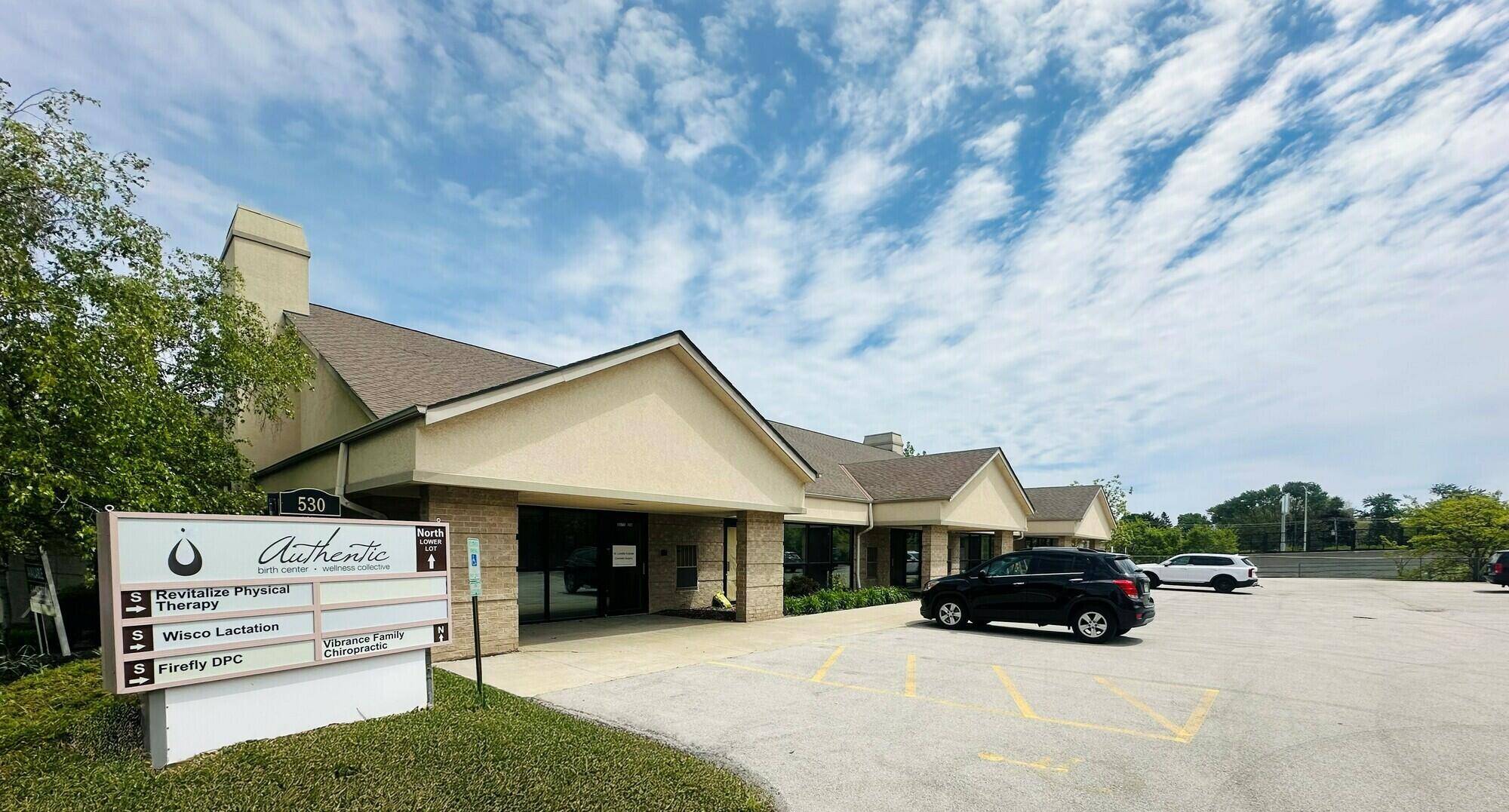 Wauwatosa, WI 53226,530 N 108th Pl