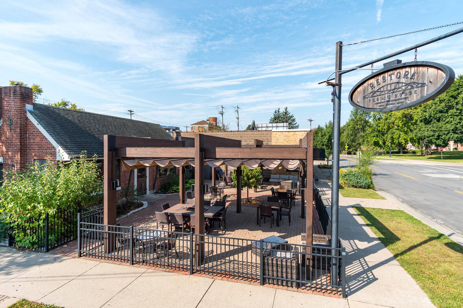 La Crosse, WI 54601,1810 State St