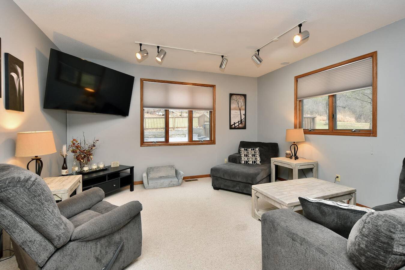 Winona, MN 55987,386 PLEASANT HILL Dr