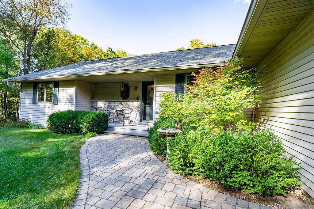 Holland, WI 54636,W6616 County Road V -