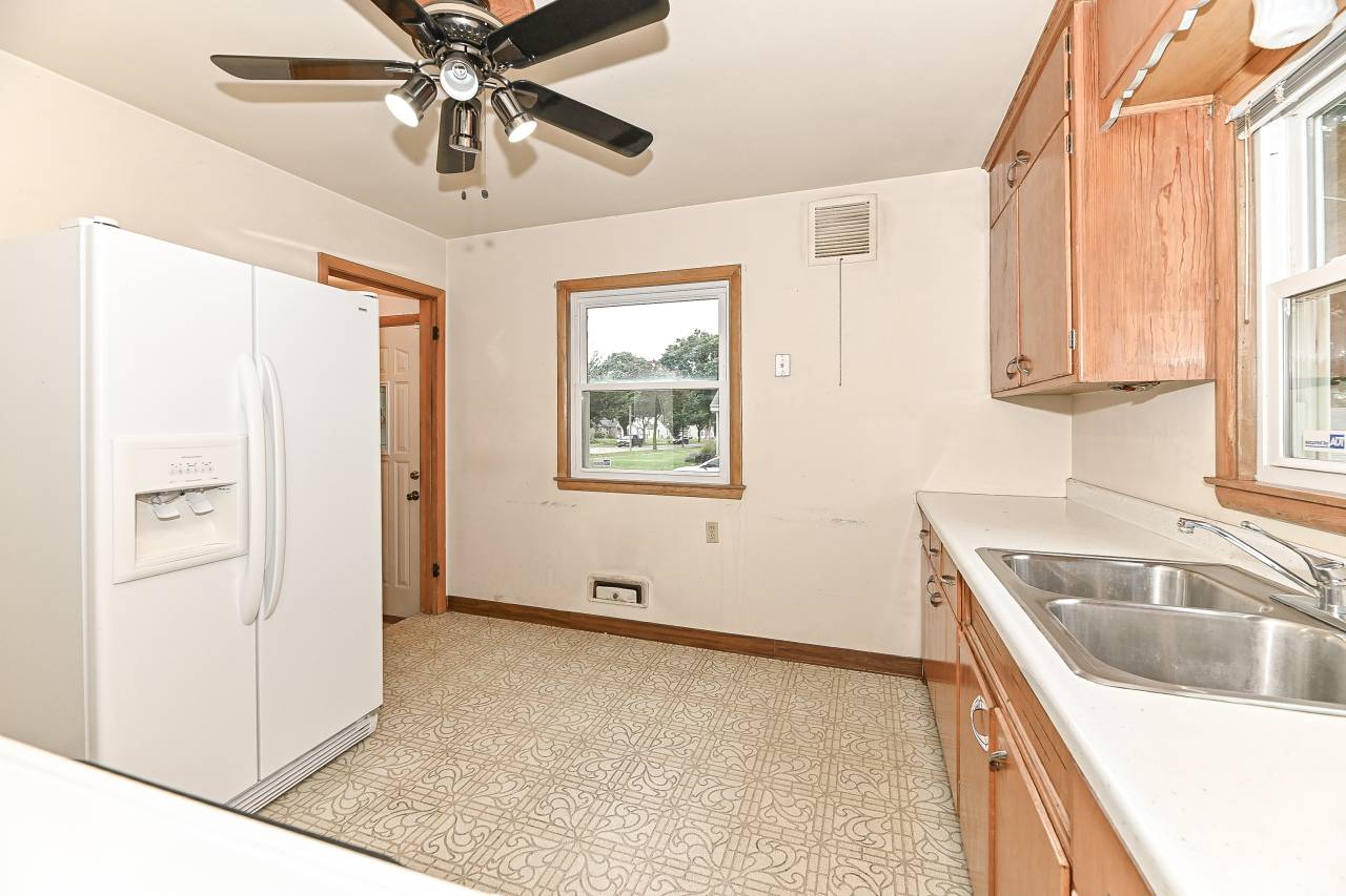 Milwaukee, WI 53221,3581 S 20th St