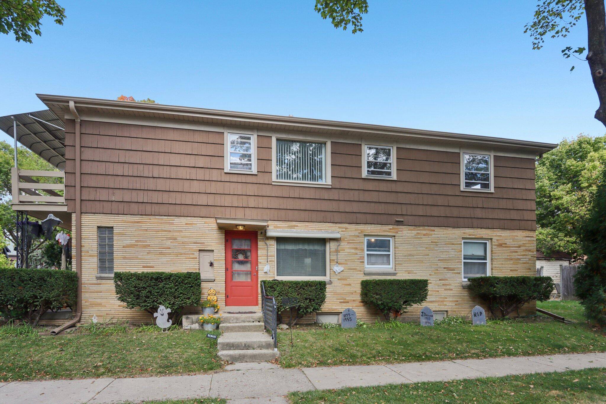 Wauwatosa, WI 53213,2602 N 72nd St Unit 2604