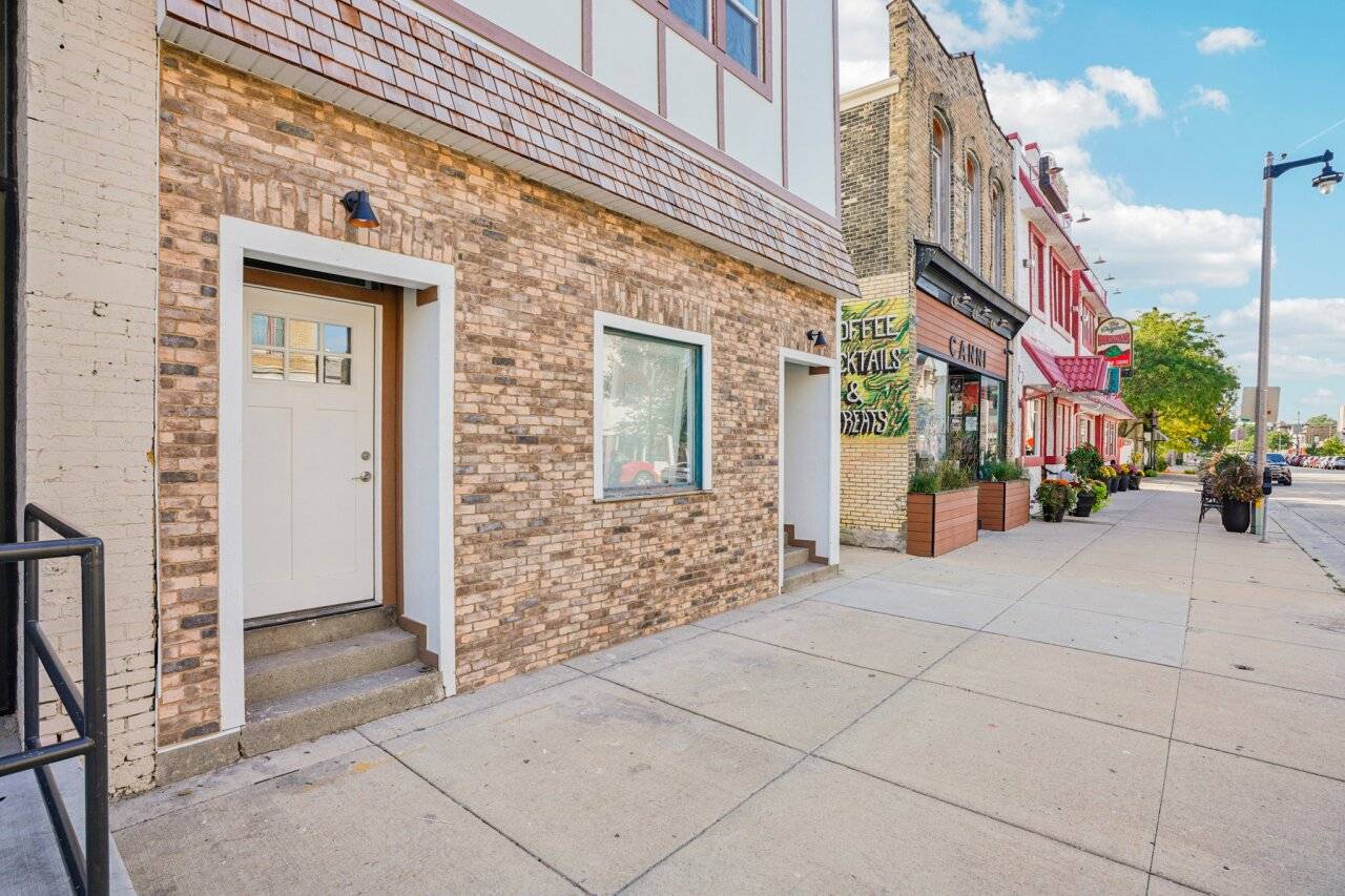 Milwaukee, WI 53204,808 S 5th St