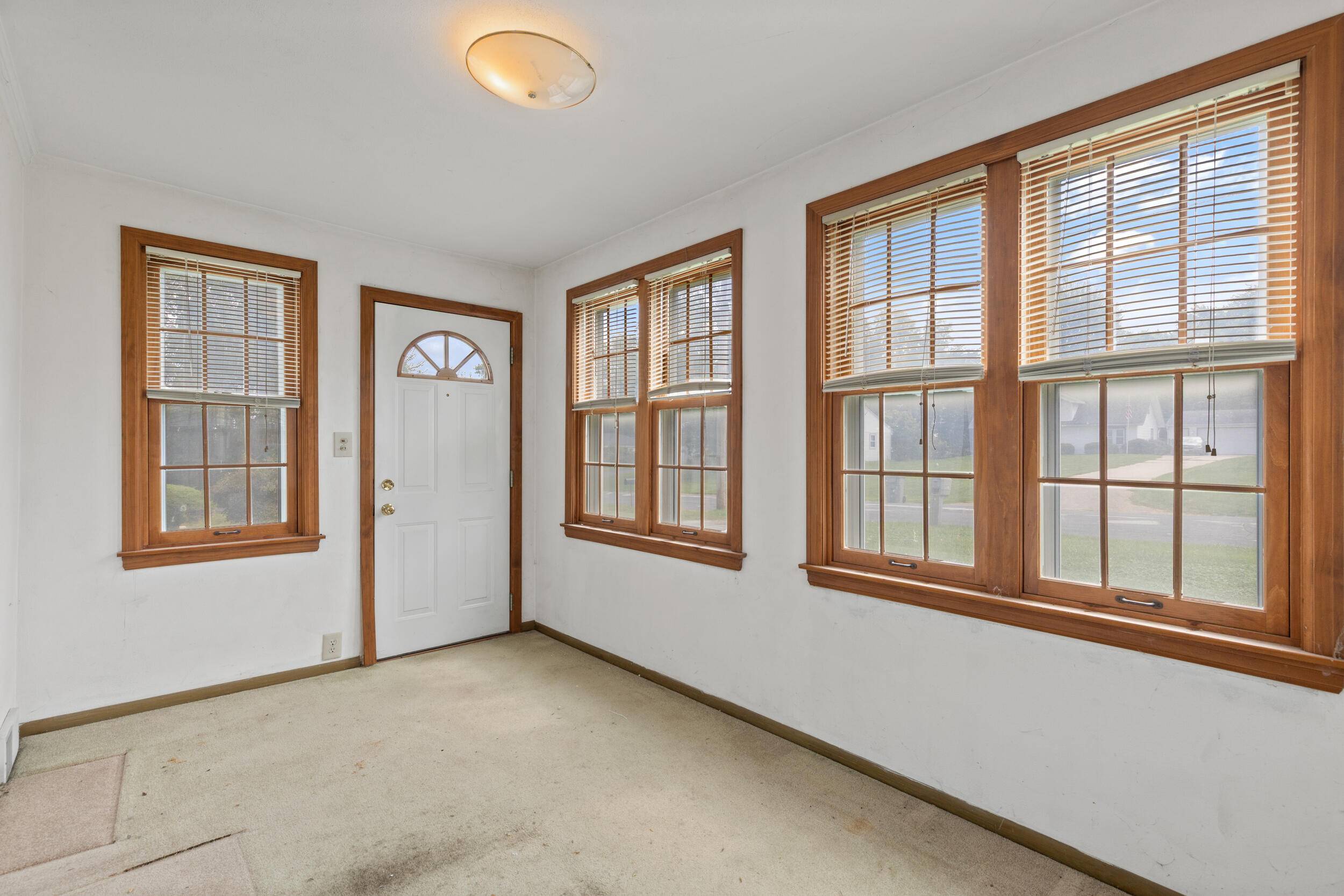 Milwaukee, WI 53221,2112 W Kimberly Ave