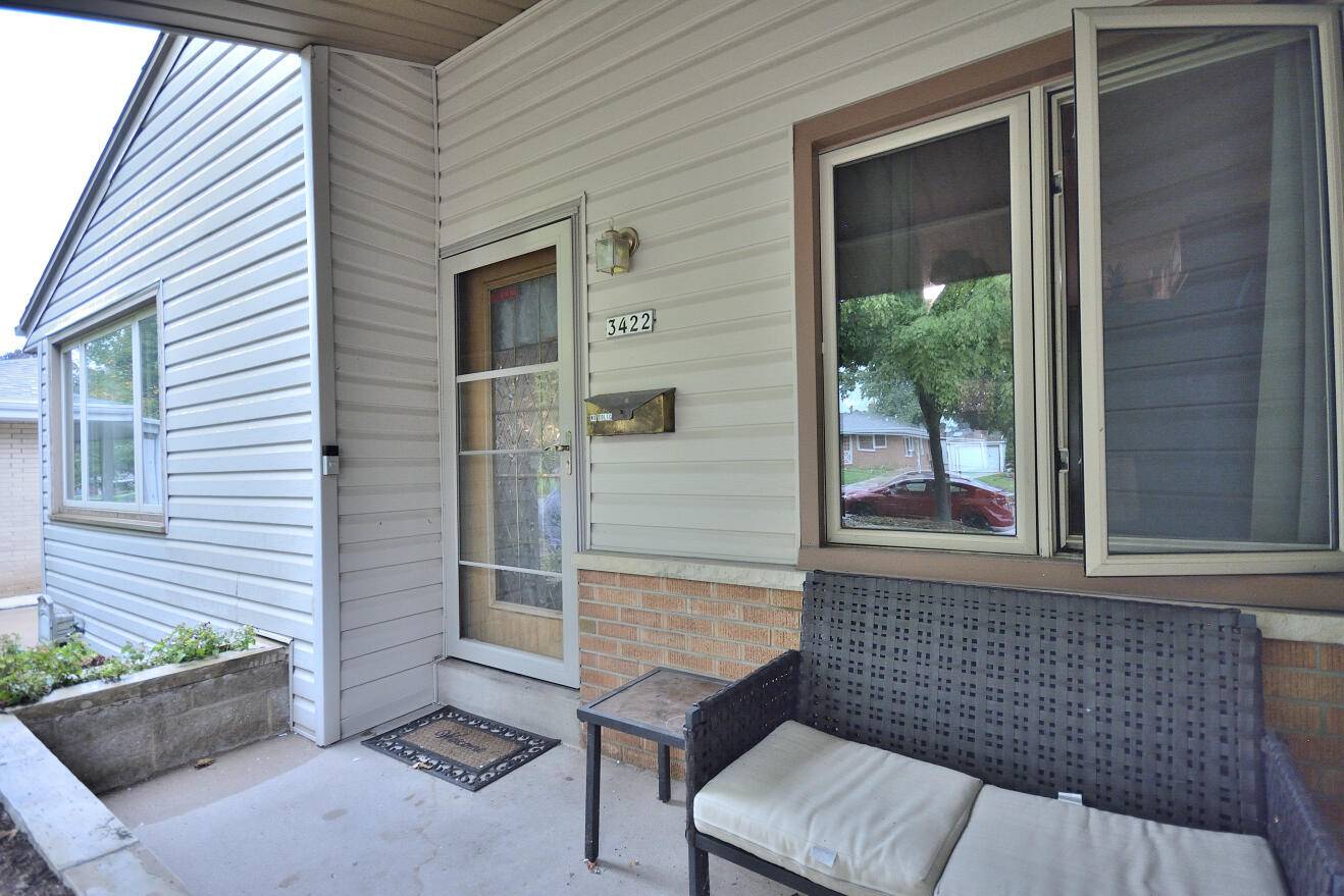 Milwaukee, WI 53227,3422 S 85th St