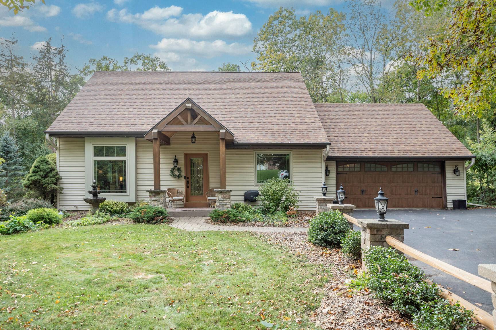 Delafield, WI 53018,177 Evelyn Ave