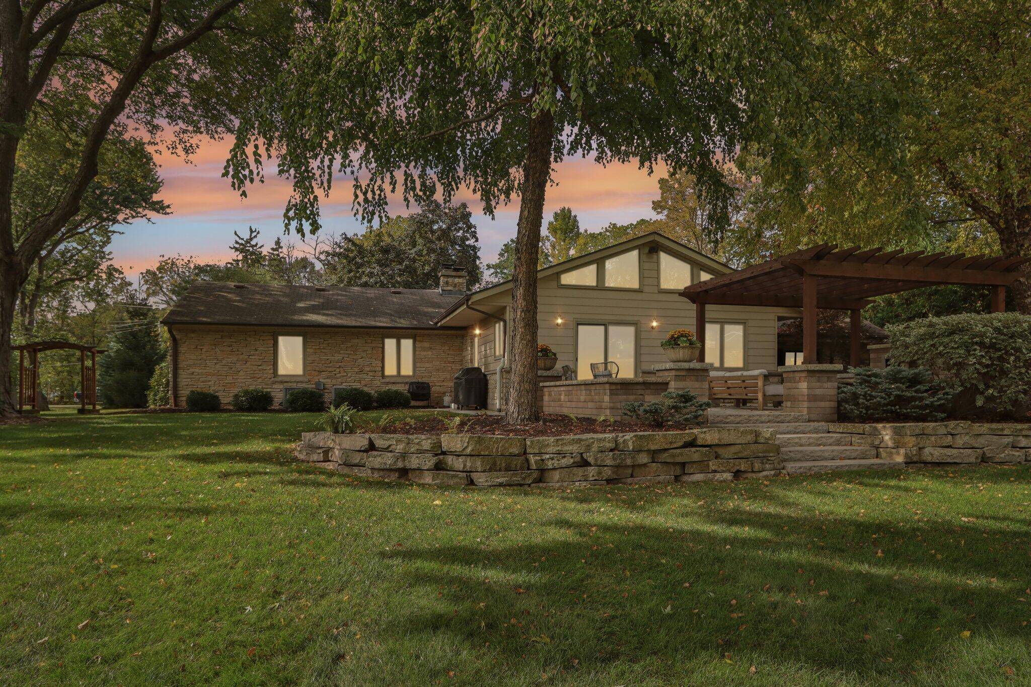 West Allis, WI 53227,2938 S Waukesha Rd
