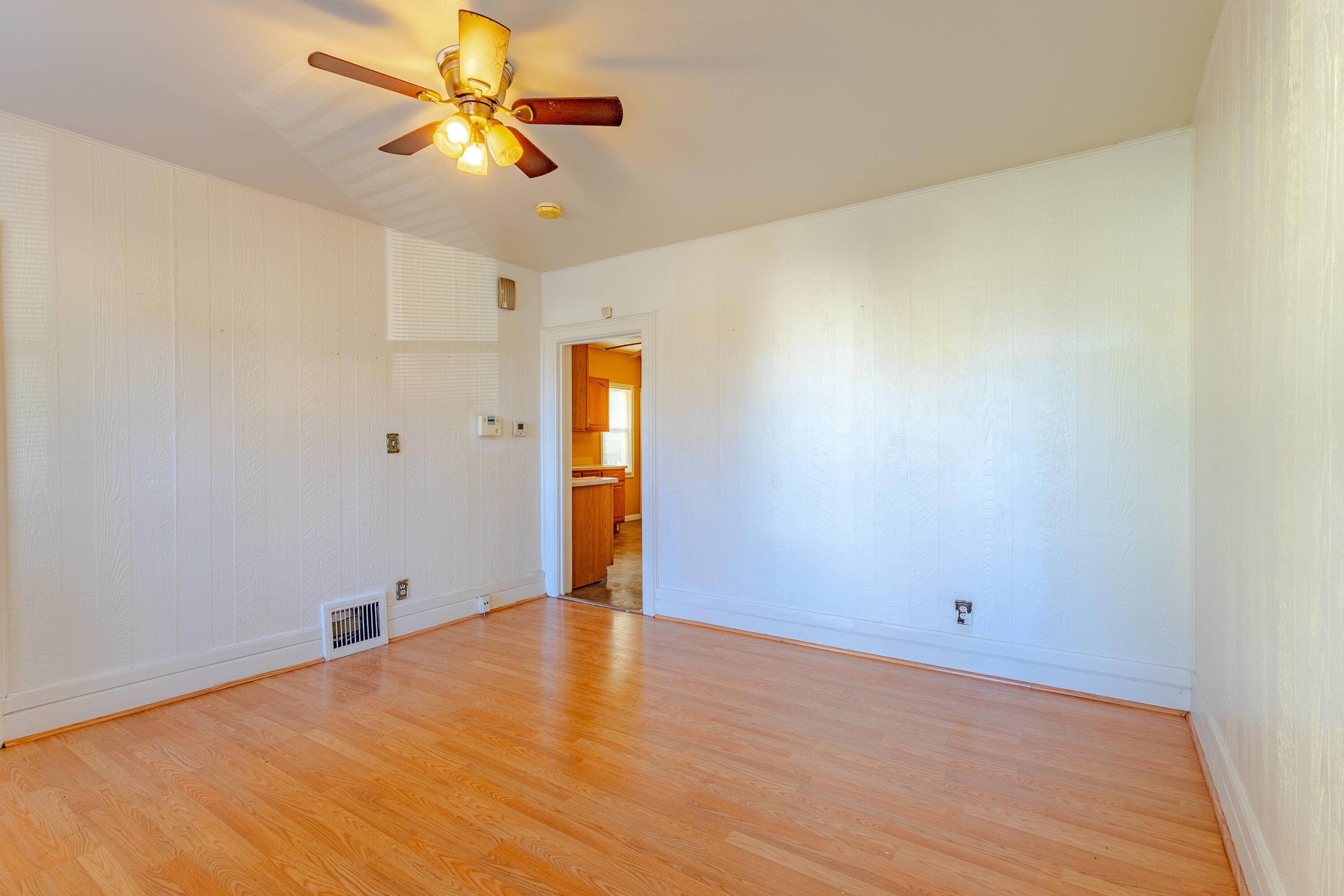 Milwaukee, WI 53206,2564 N 19th St