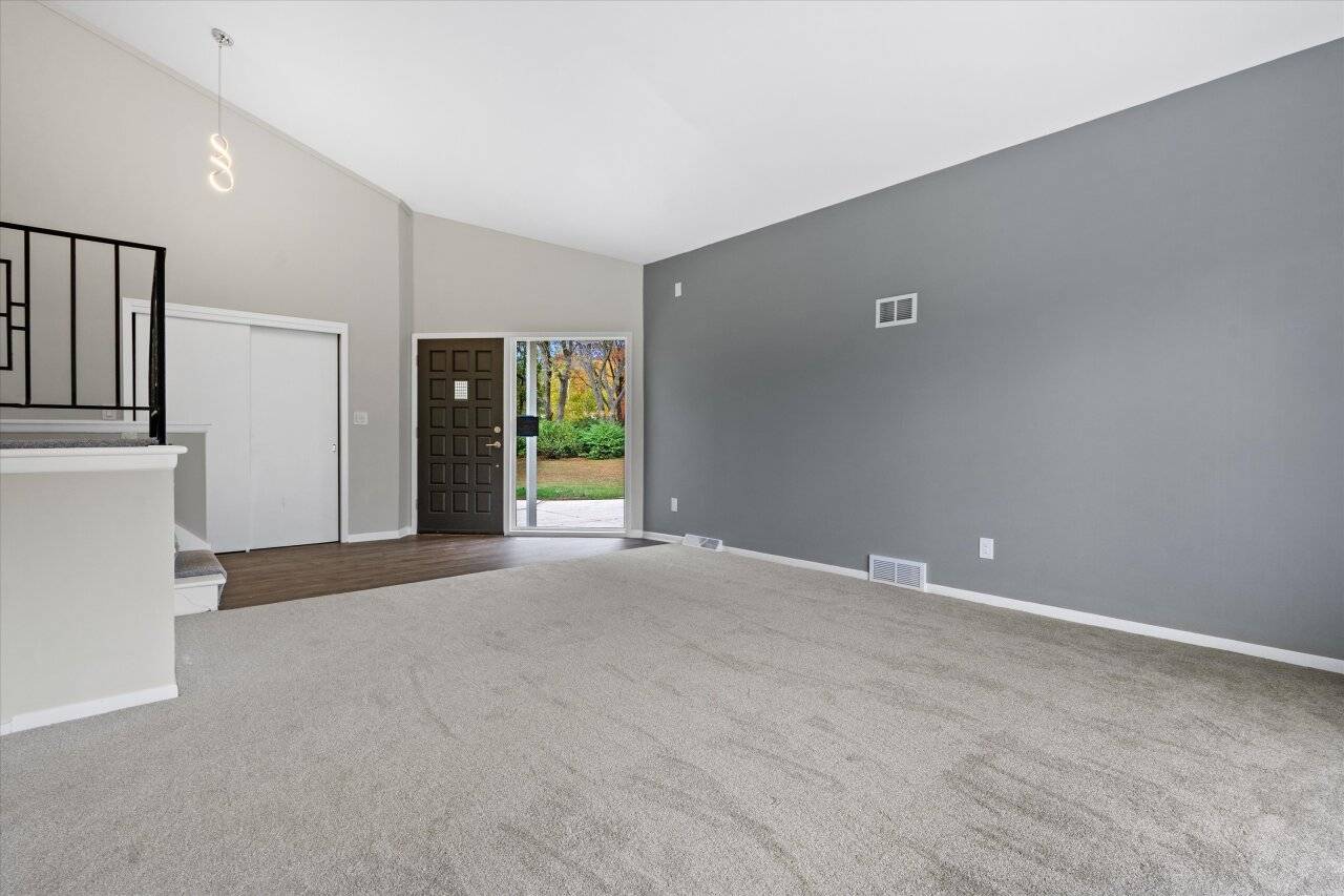 Mequon, WI 53092,12619 N River Forest Cir