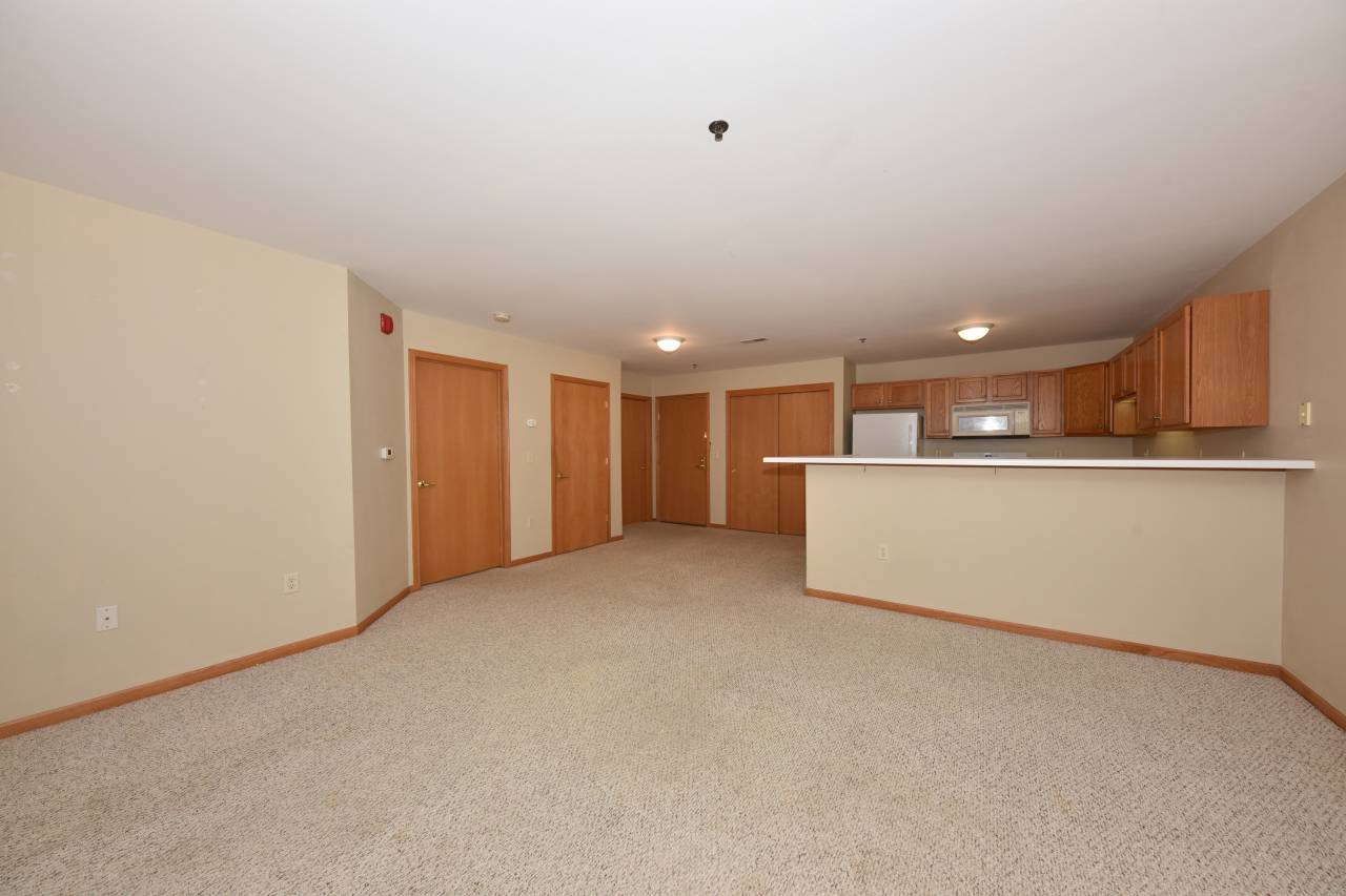 Milwaukee, WI 53227,3243 S 92nd St Unit 111