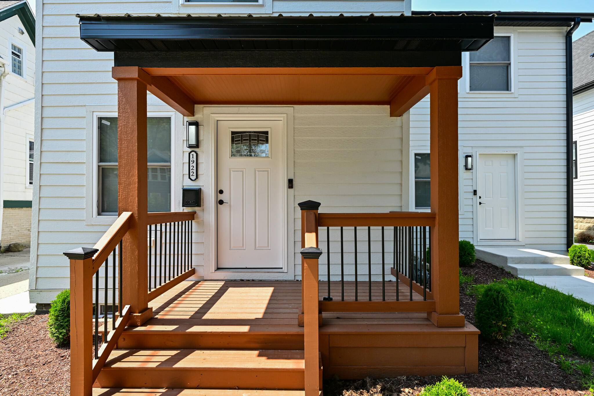 Milwaukee, WI 53207,1922 E Iron St