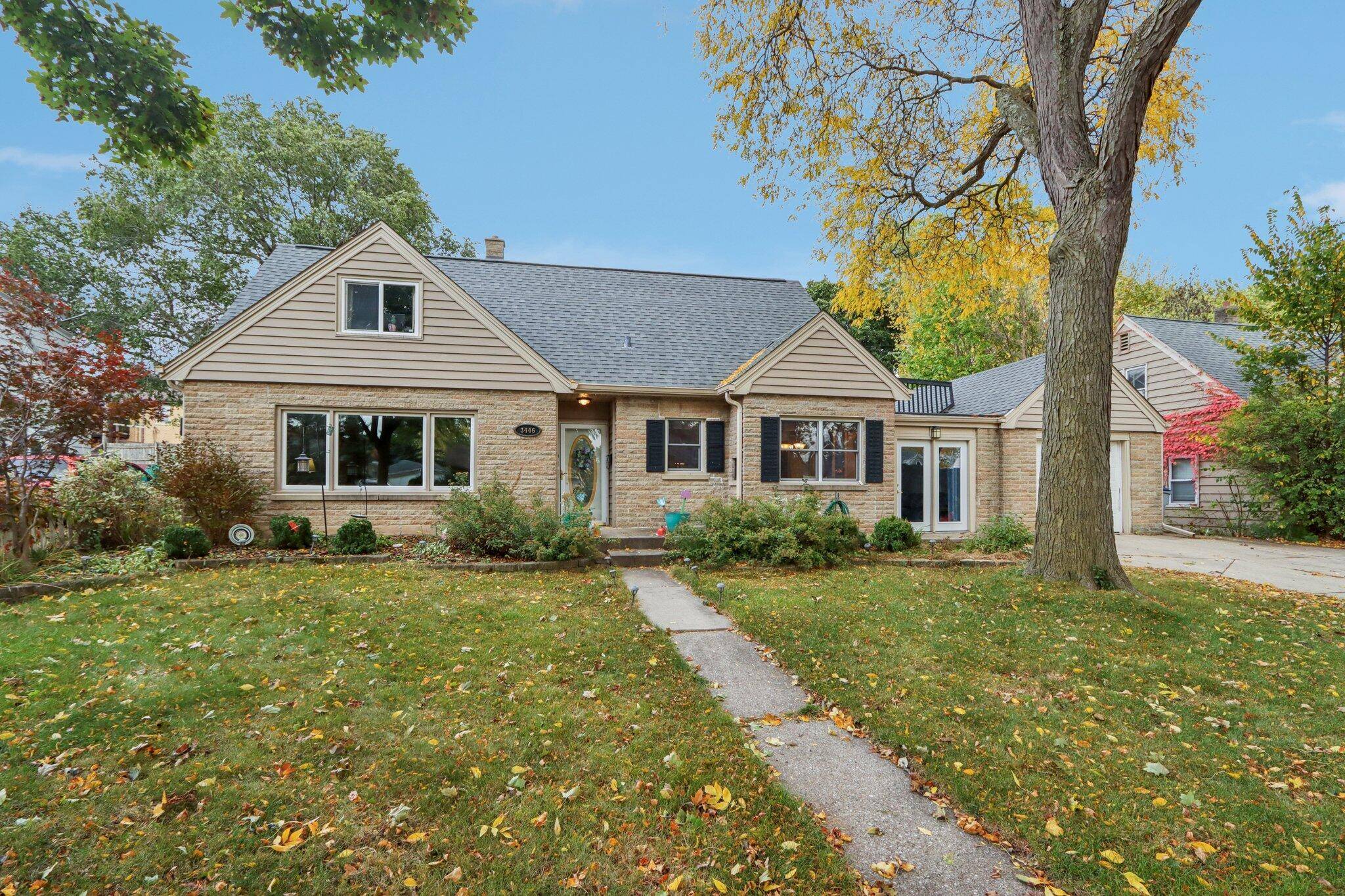 Milwaukee, WI 53222,3446 N 94th St