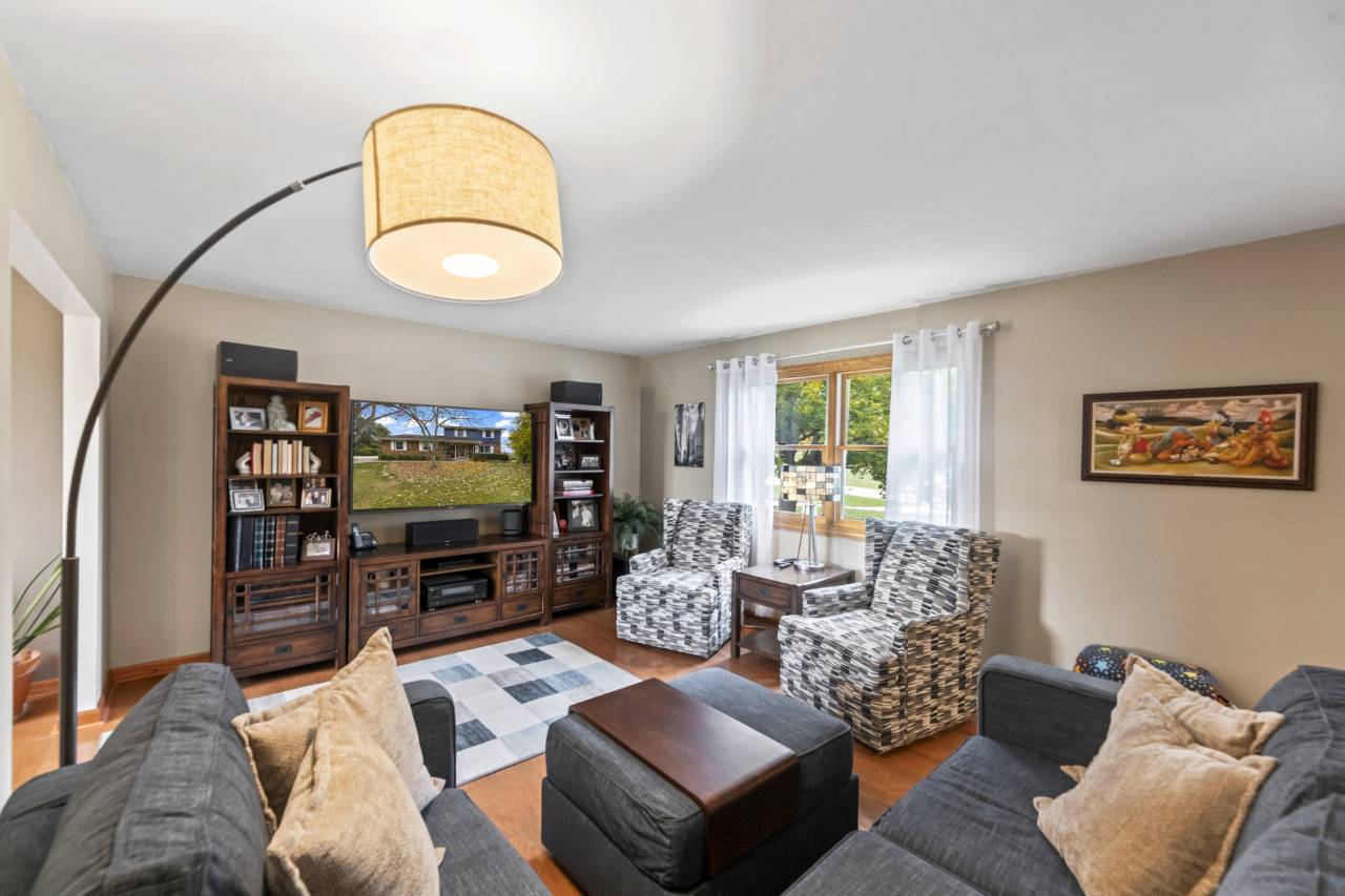 Genesee, WI 53018,S16W32109 High Meadow Cir