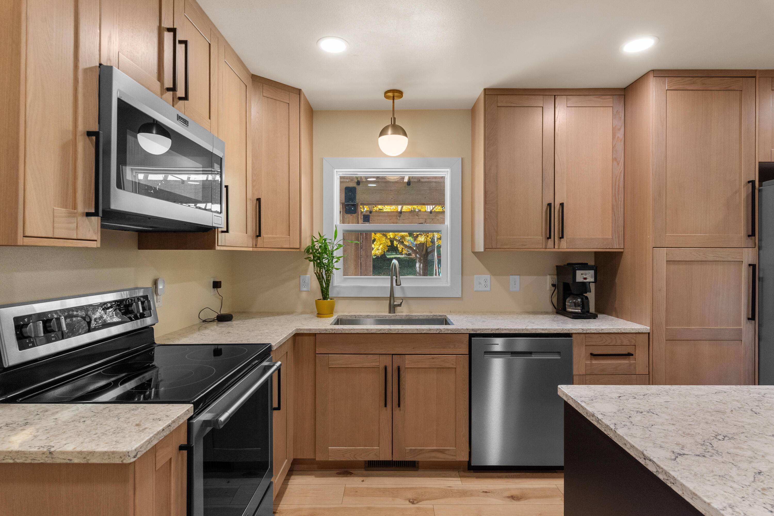 Watertown, WI 53098,1516 Center St