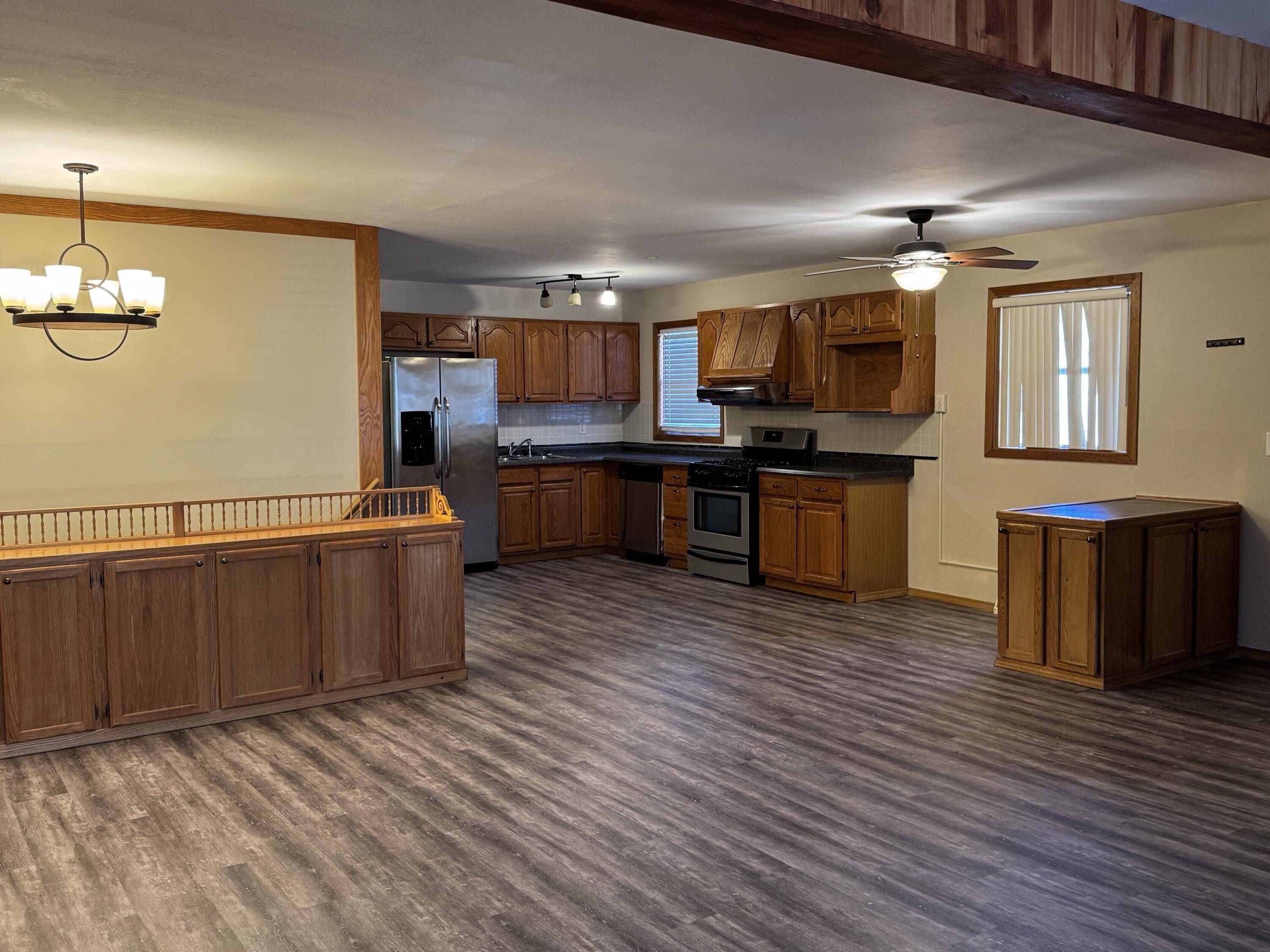 Racine, WI 53405,1422 Kentucky St