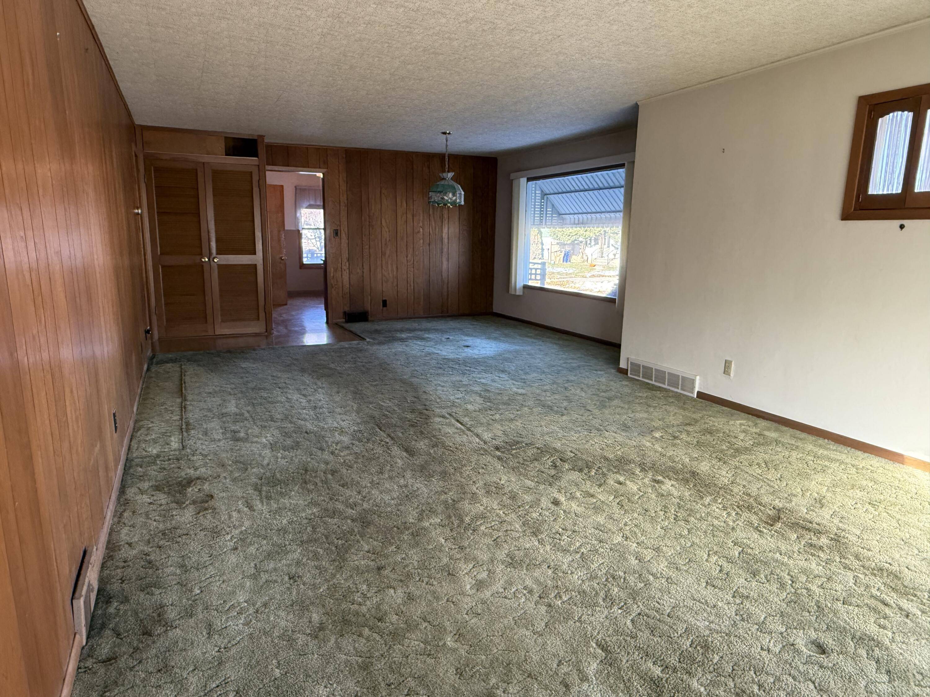 Kenosha, WI 53142,3602 75th St