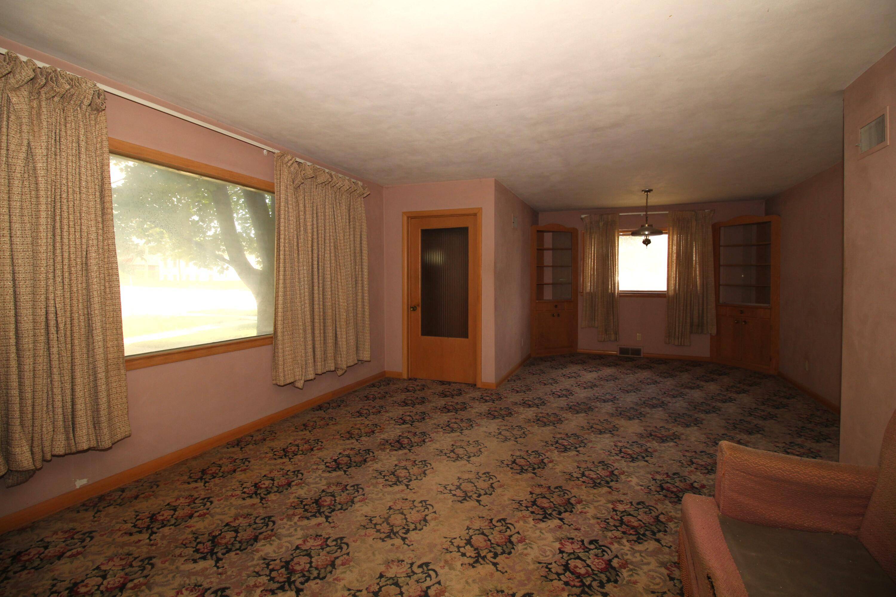 Milwaukee, WI 53222,8403 W Keefe Ave