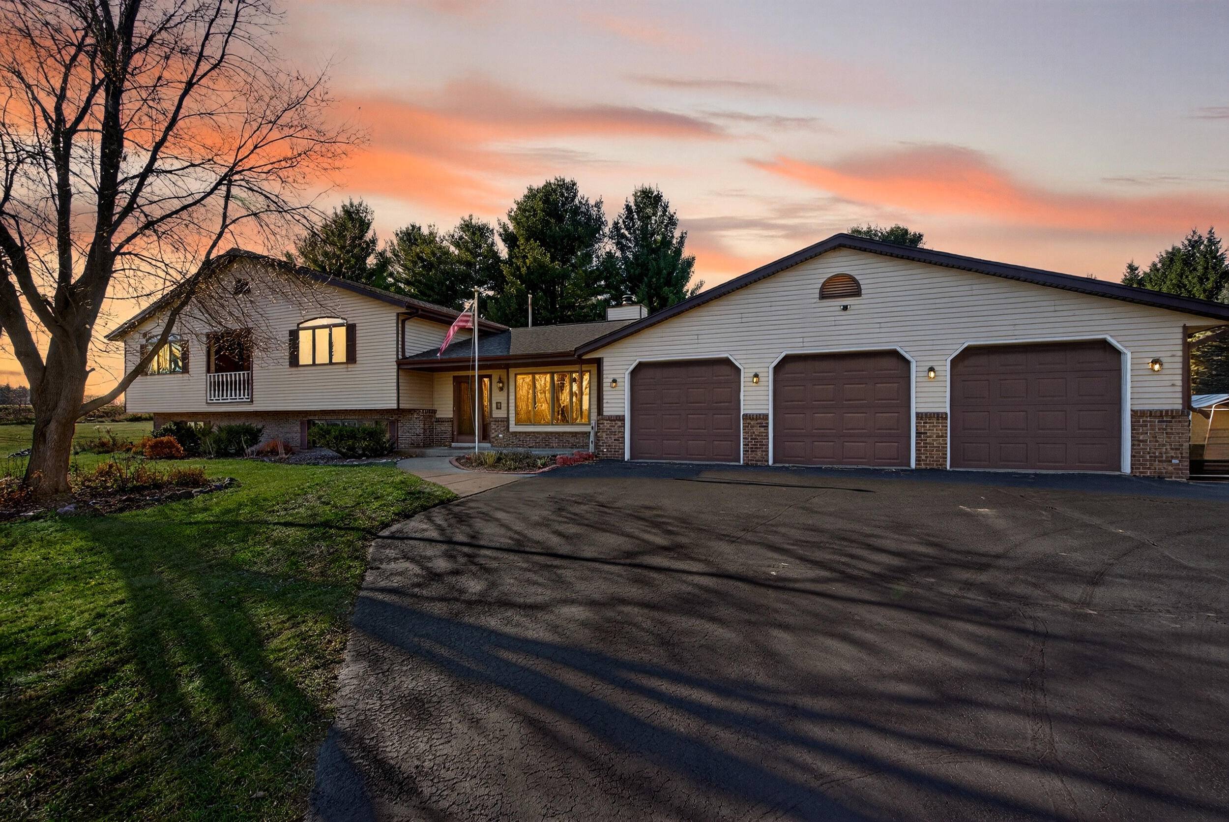 West Bend, WI 53090,7009 Barber Cir