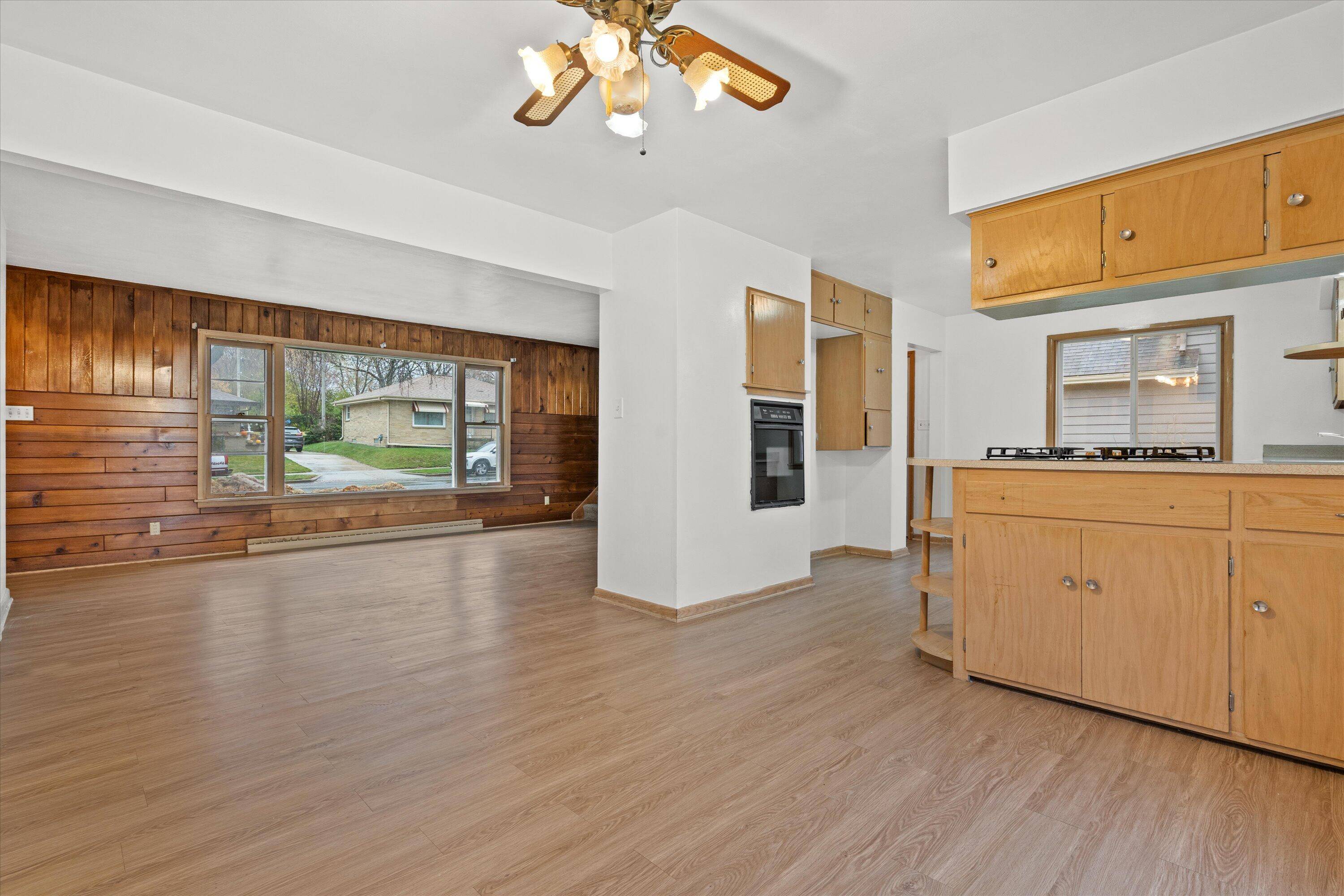 Milwaukee, WI 53221,4265 S 22nd St