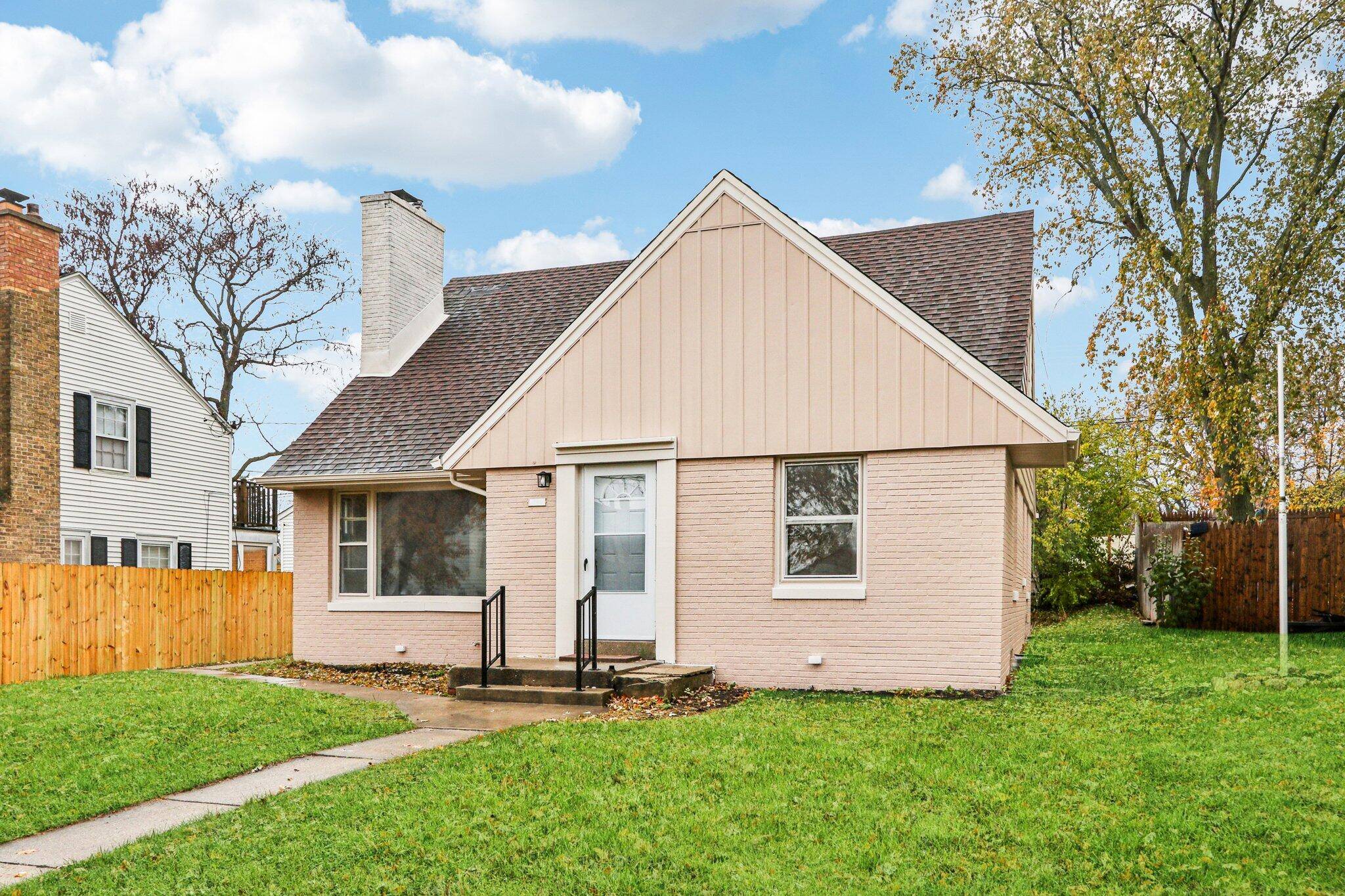 Greenfield, WI 53219,3347 S 47th St