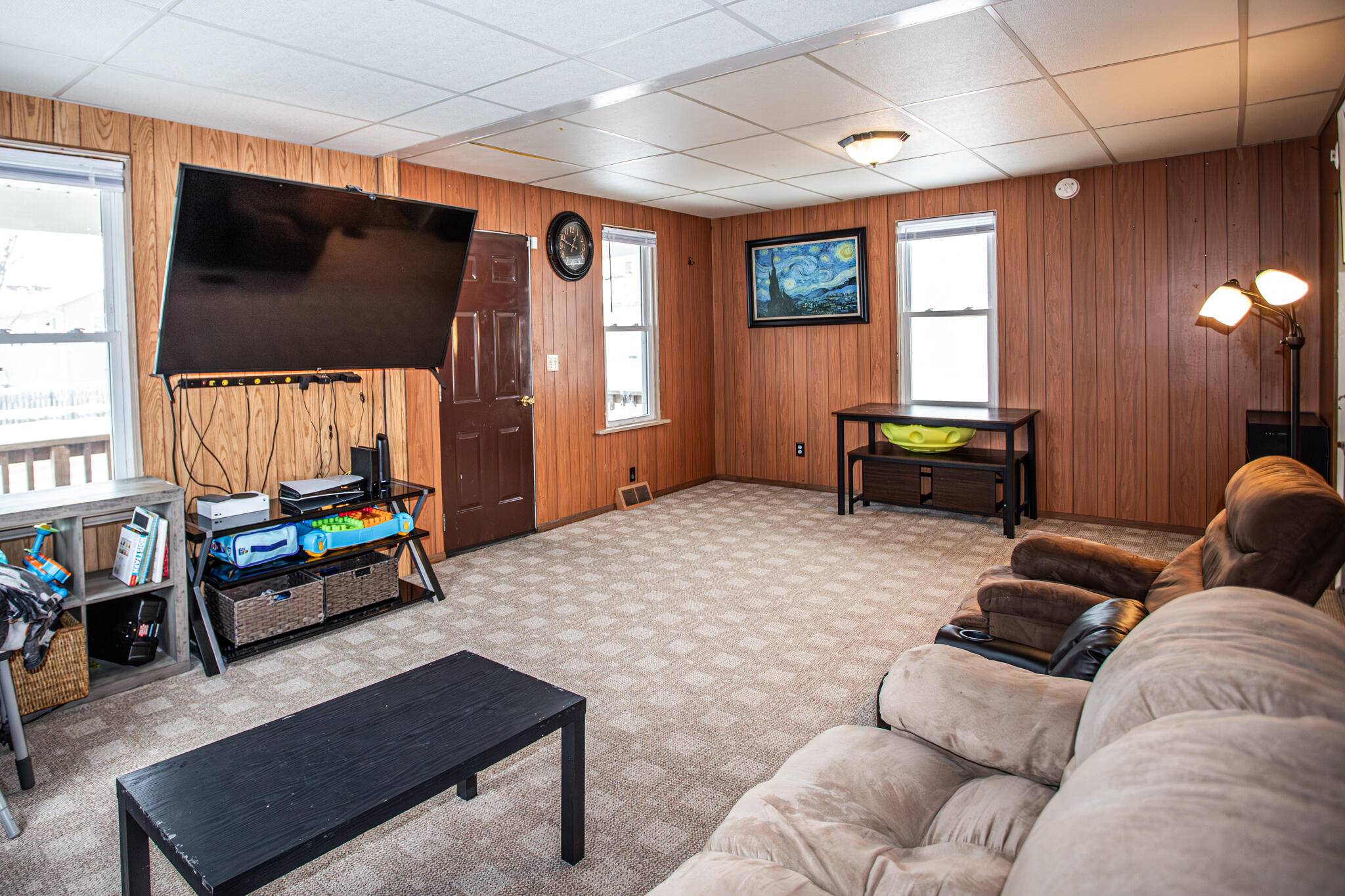 Two Rivers, WI 54241,2404 Jackson St