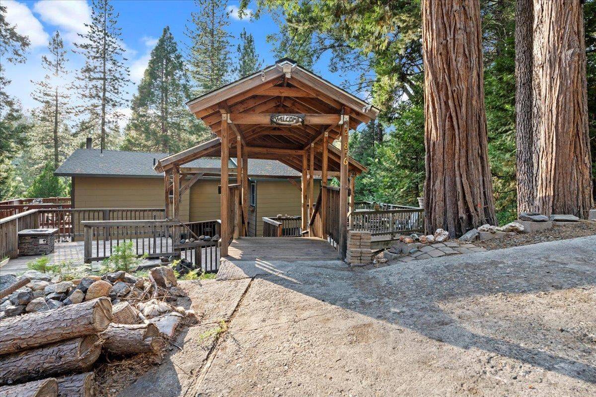 Twain Harte, CA 95383,23856 pine lake