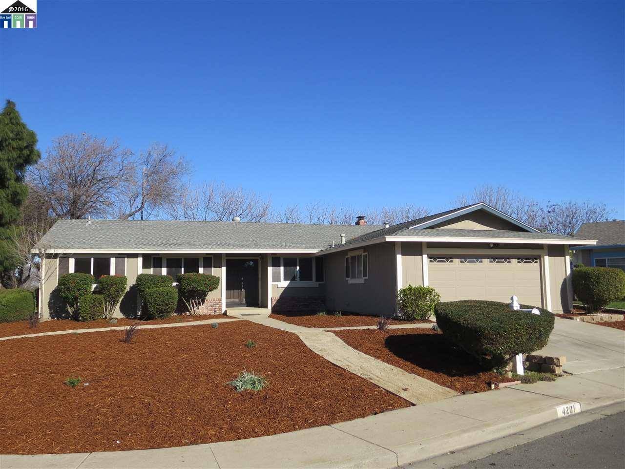 Pittsburg, CA 94565,4201 SUZANNE DR