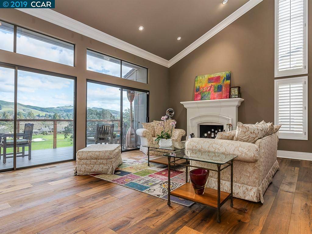 Moraga, CA 94556,118 La Quinta St