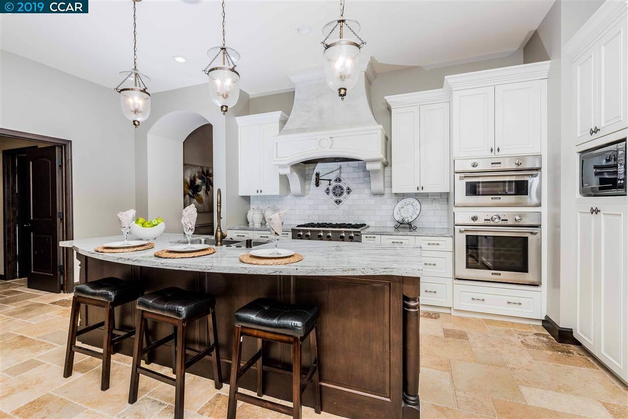 Walnut Creek, CA 94595,184 Creekdale Rd