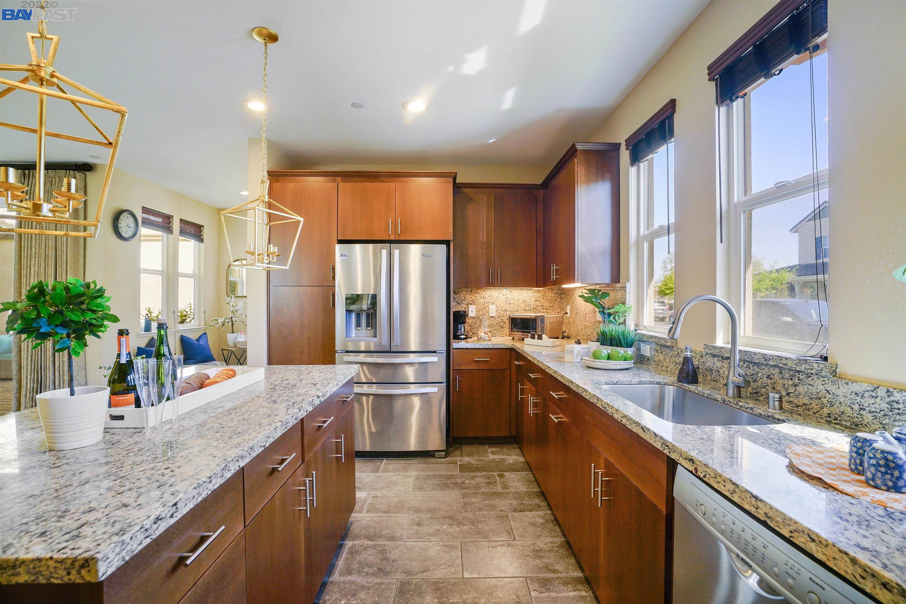 Alameda, CA 94501,427 Mosley Ave