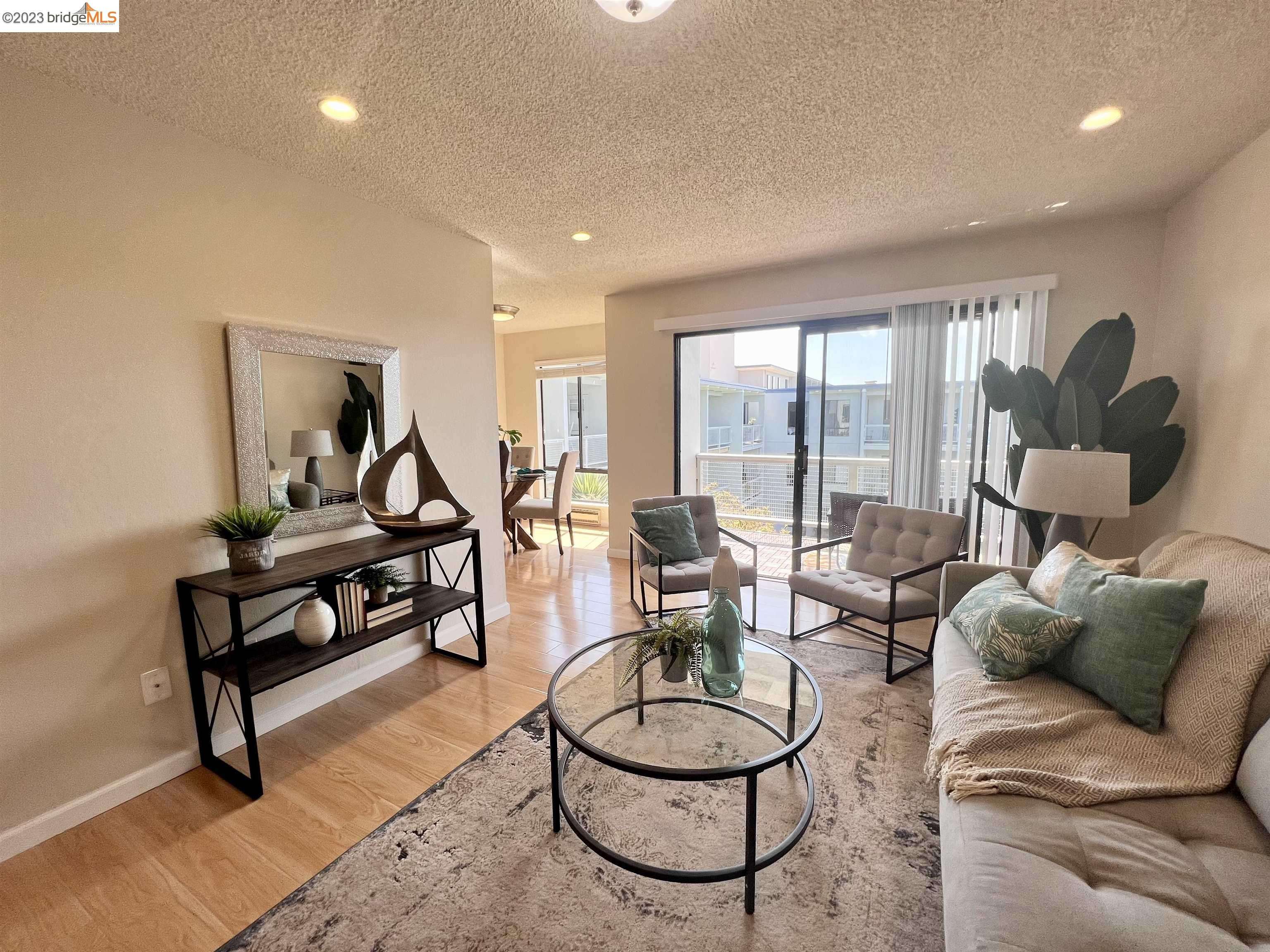 Emeryville, CA 94608,6 Commodore Dr. #430