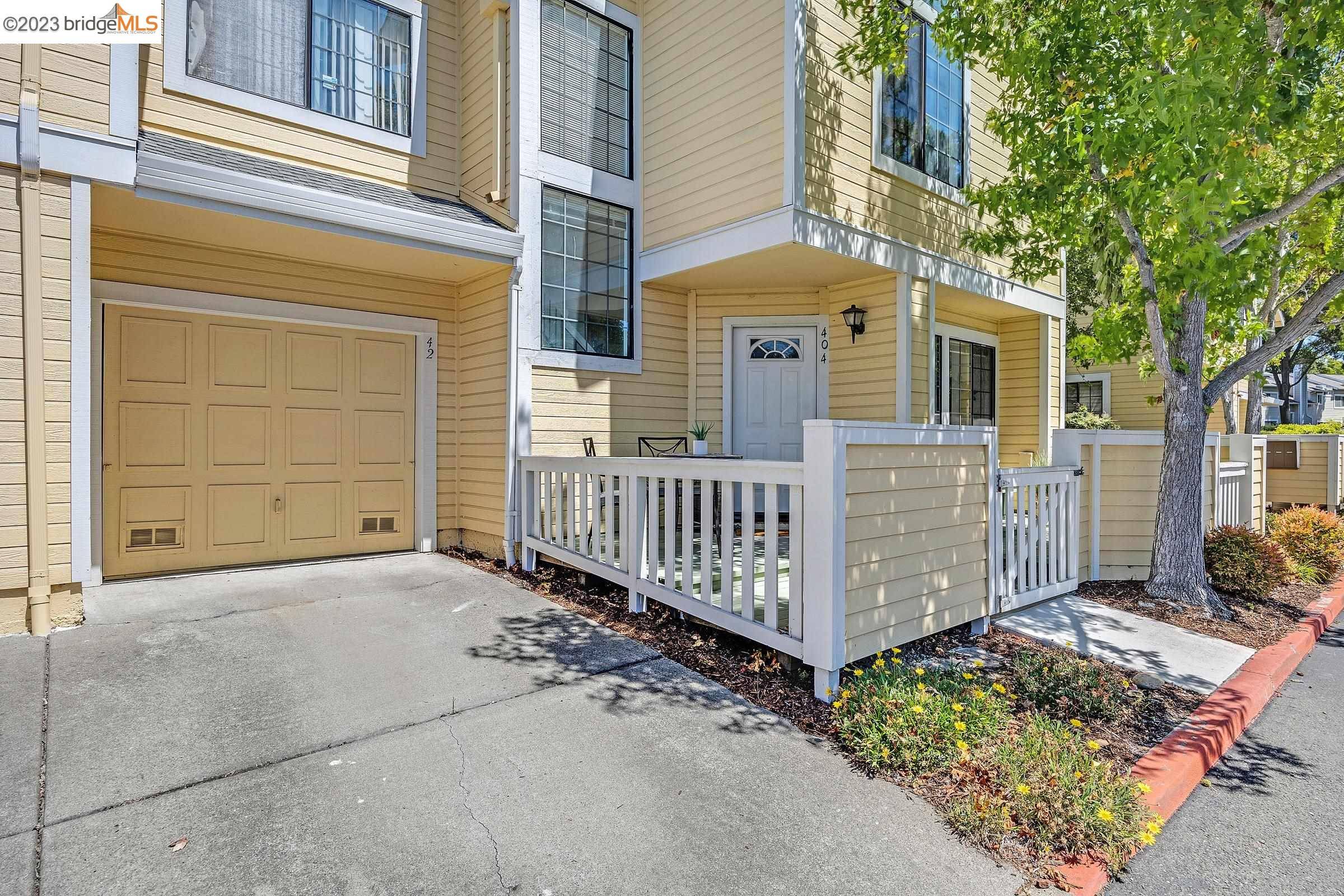 Hercules, CA 94547,404 Devonwood