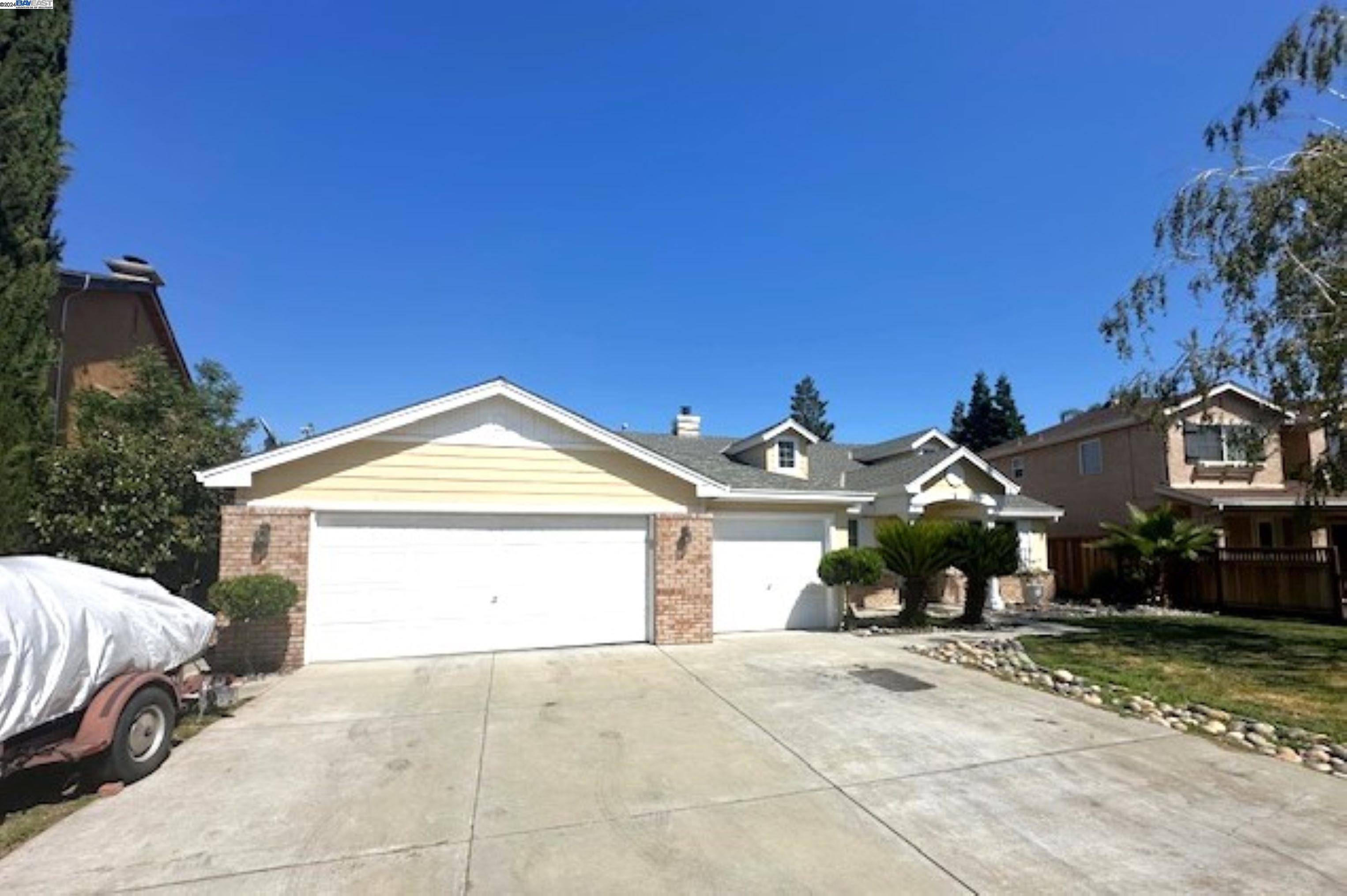 Manteca, CA 95337,2074 Woodbine Ave