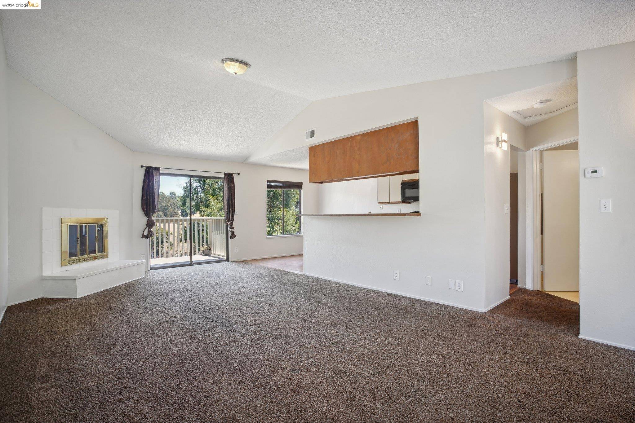 Oakland, CA 94605,90 Anair Way