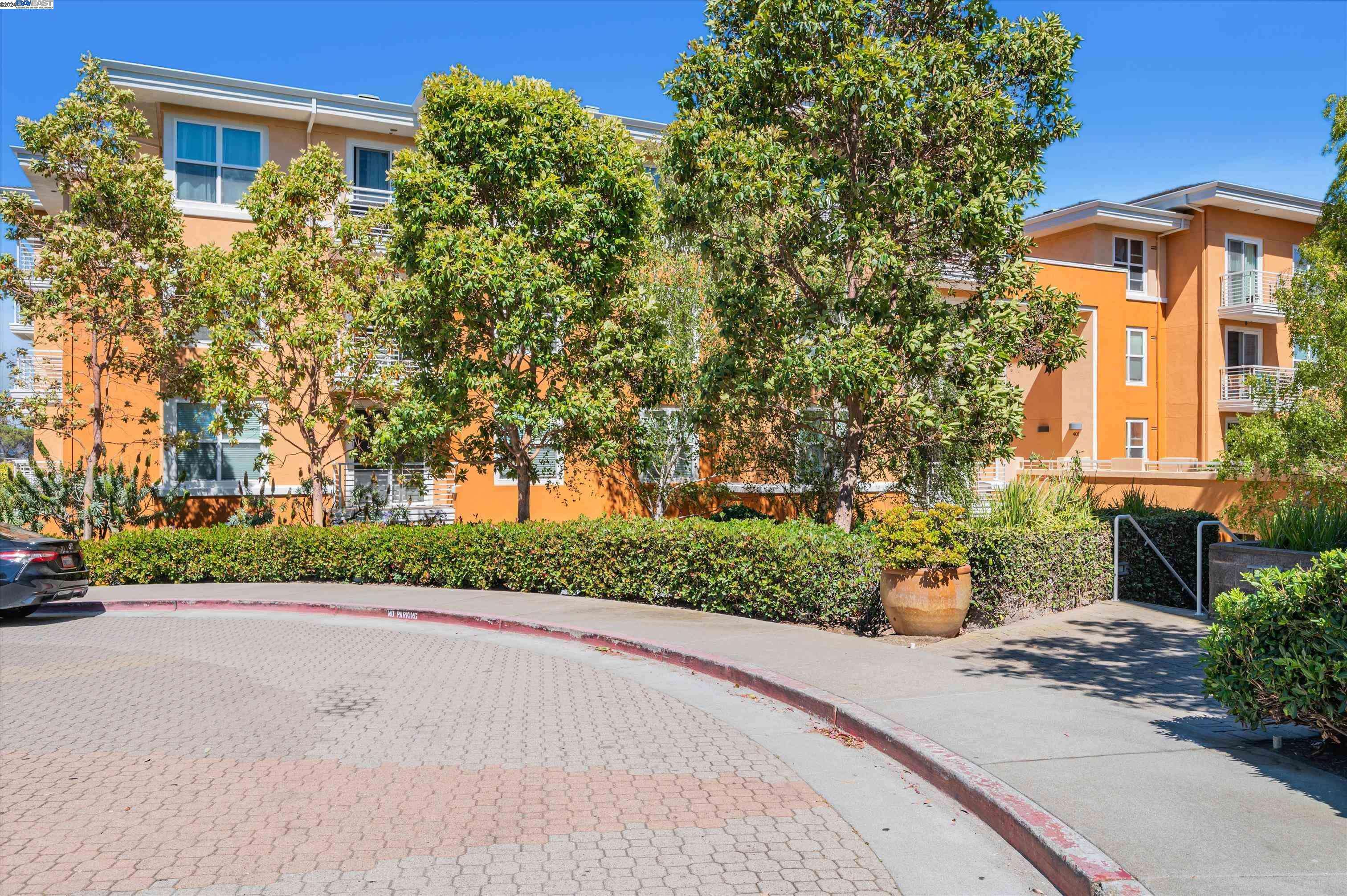 San Francisco, CA 94134,401 Crescent Court #4302