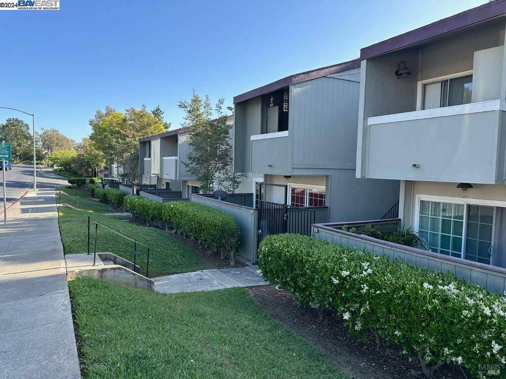 Vallejo, CA 94589,1333 N Camino Alto #204