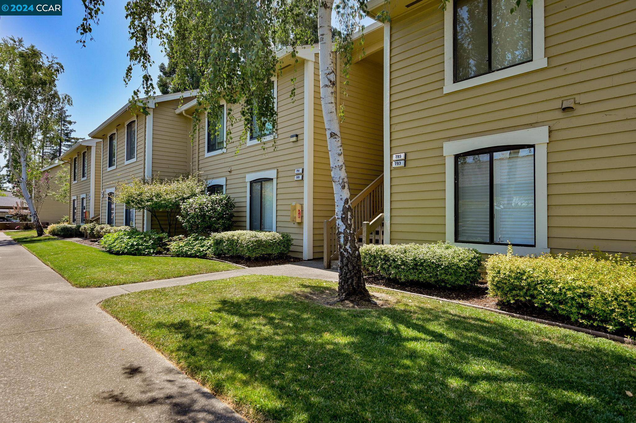 Martinez, CA 94553,793 Center Ave