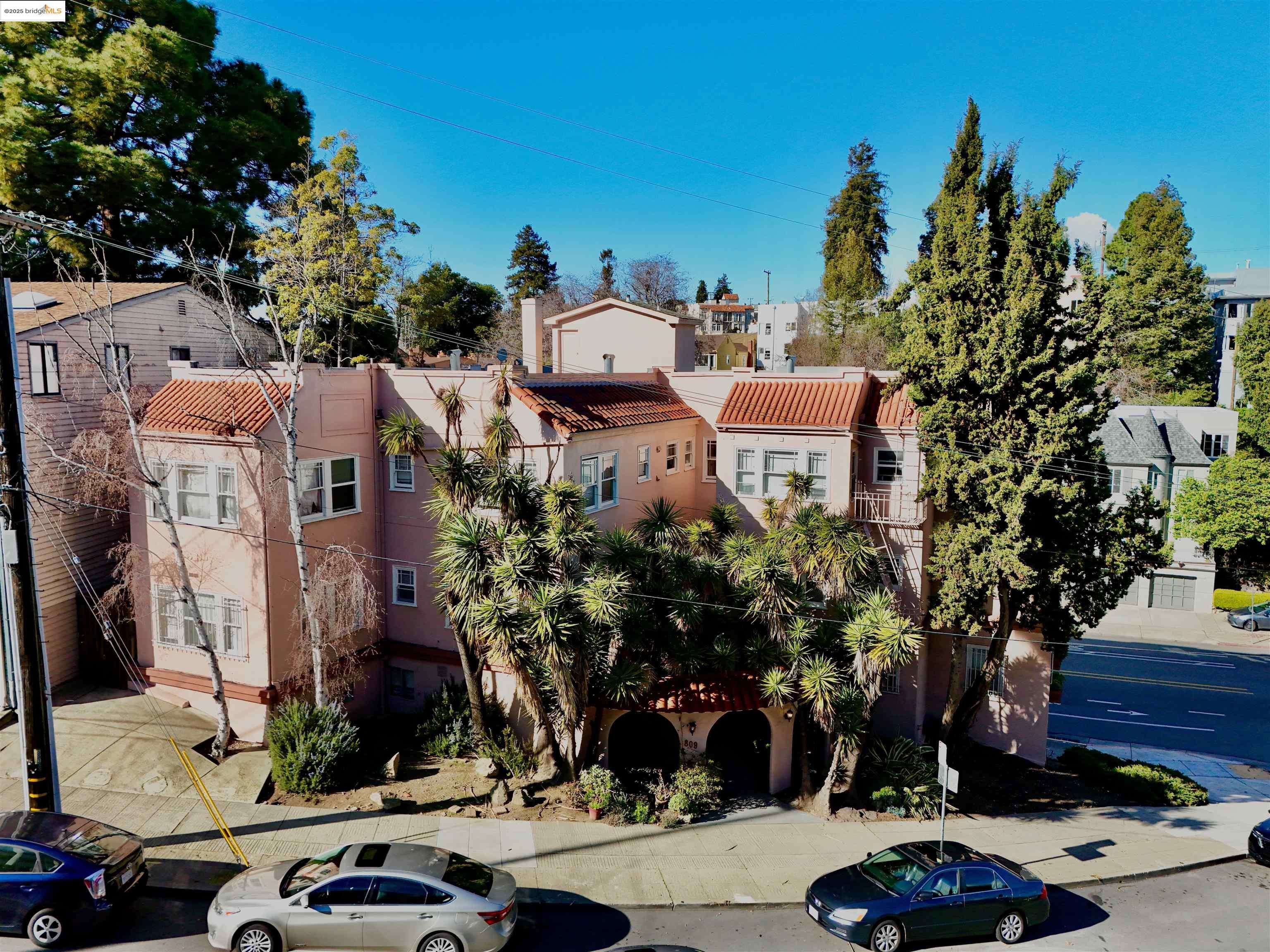 Oakland, CA 94610,809 E 28th St