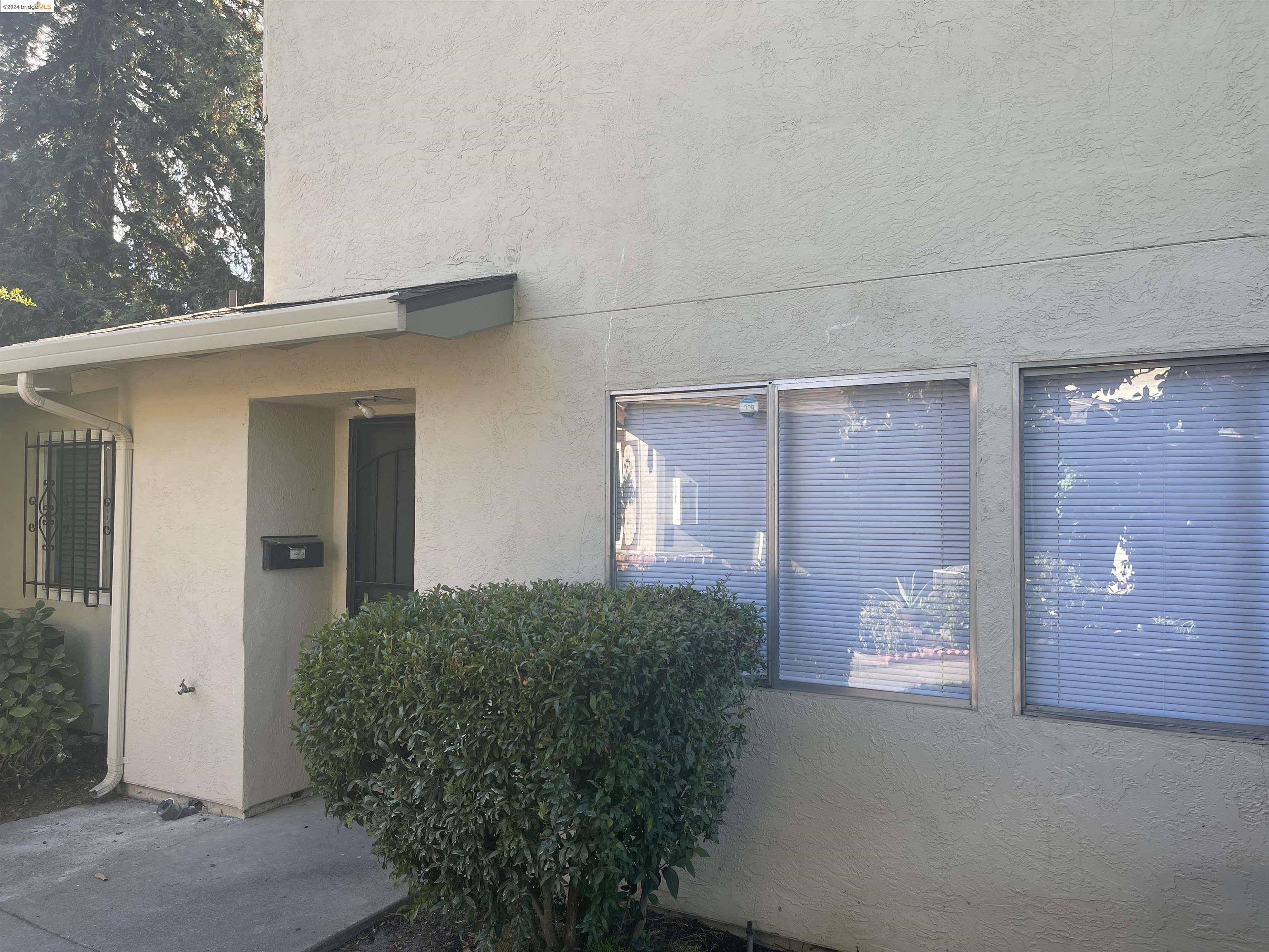 Concord, CA 94518,1096 Mohr Ln